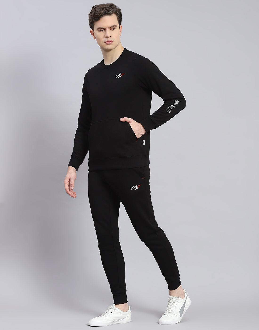 Men Black Solid Round Neck Full Sleeve Tracksuit