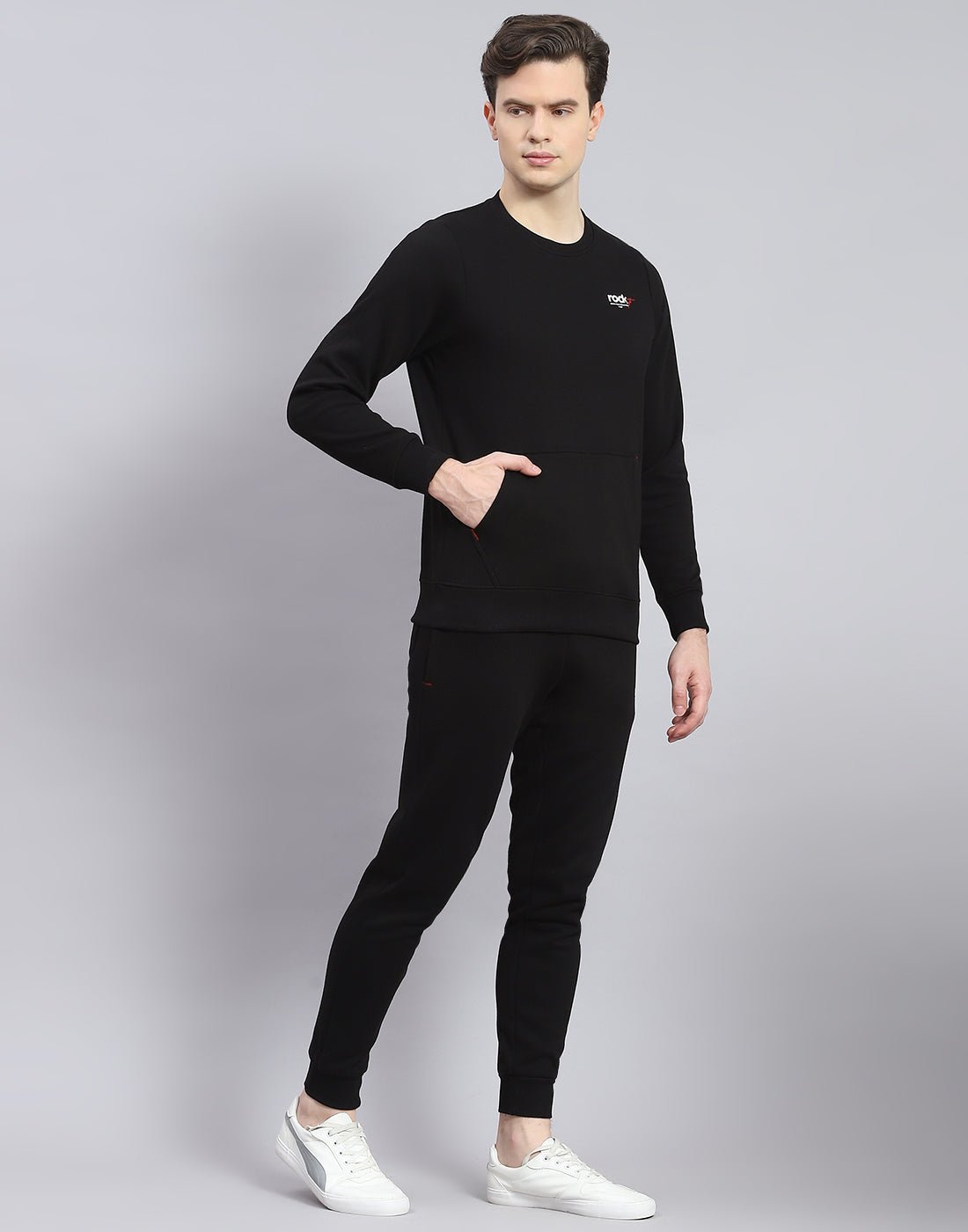 Men Black Solid Round Neck Full Sleeve Tracksuit