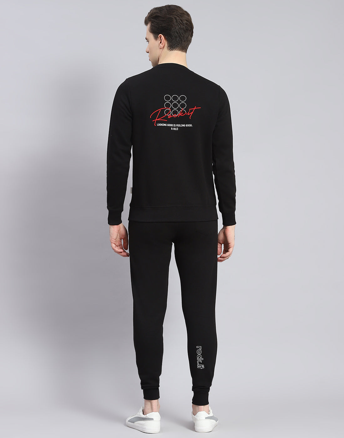 Men Black Solid Round Neck Full Sleeve Tracksuit