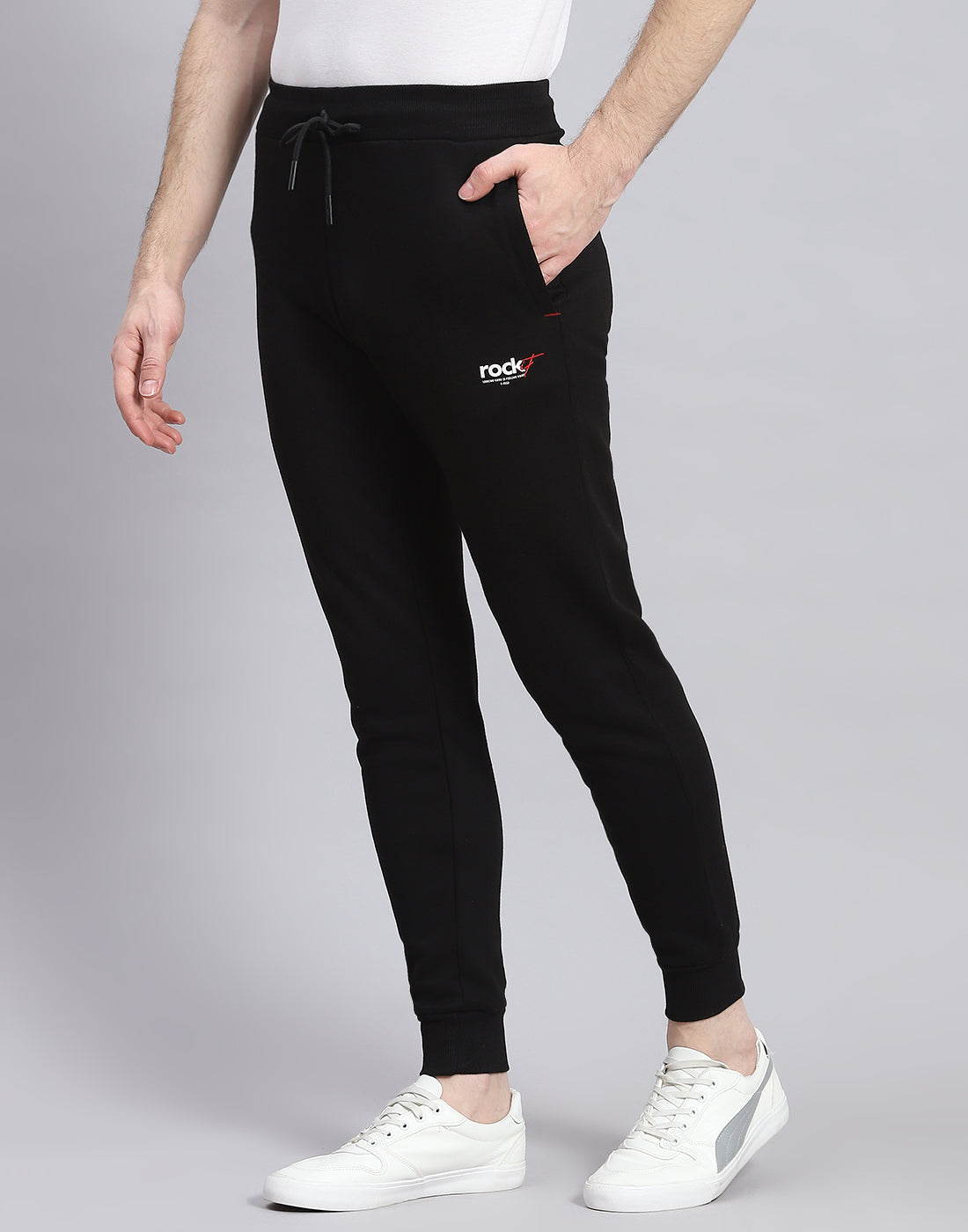 Men Black Solid Round Neck Full Sleeve Tracksuit
