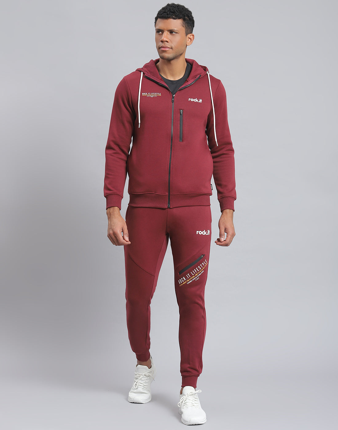 Men Maroon Solid Hooded Full Sleeve Tracksuit
