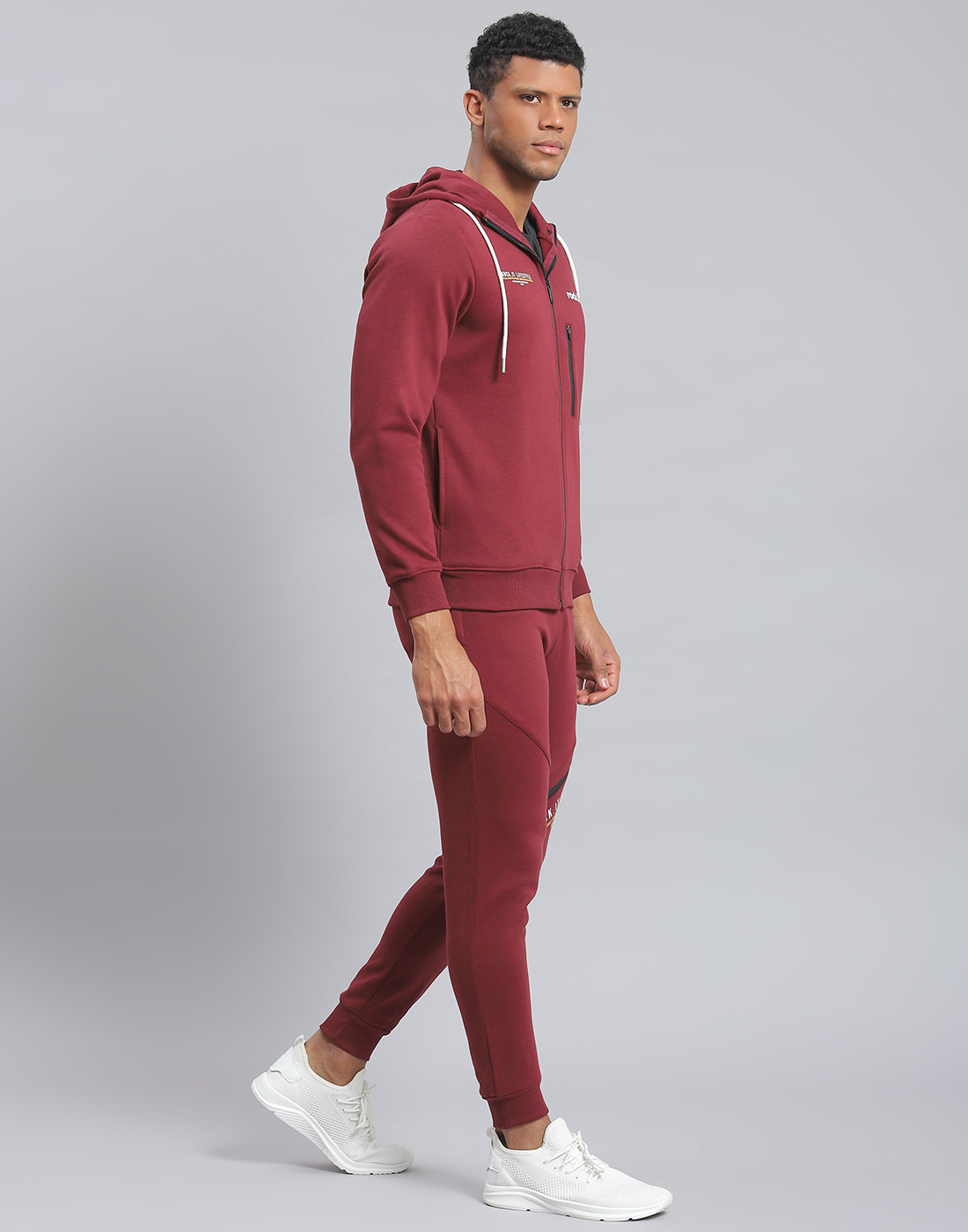 Men Maroon Solid Hooded Full Sleeve Tracksuit