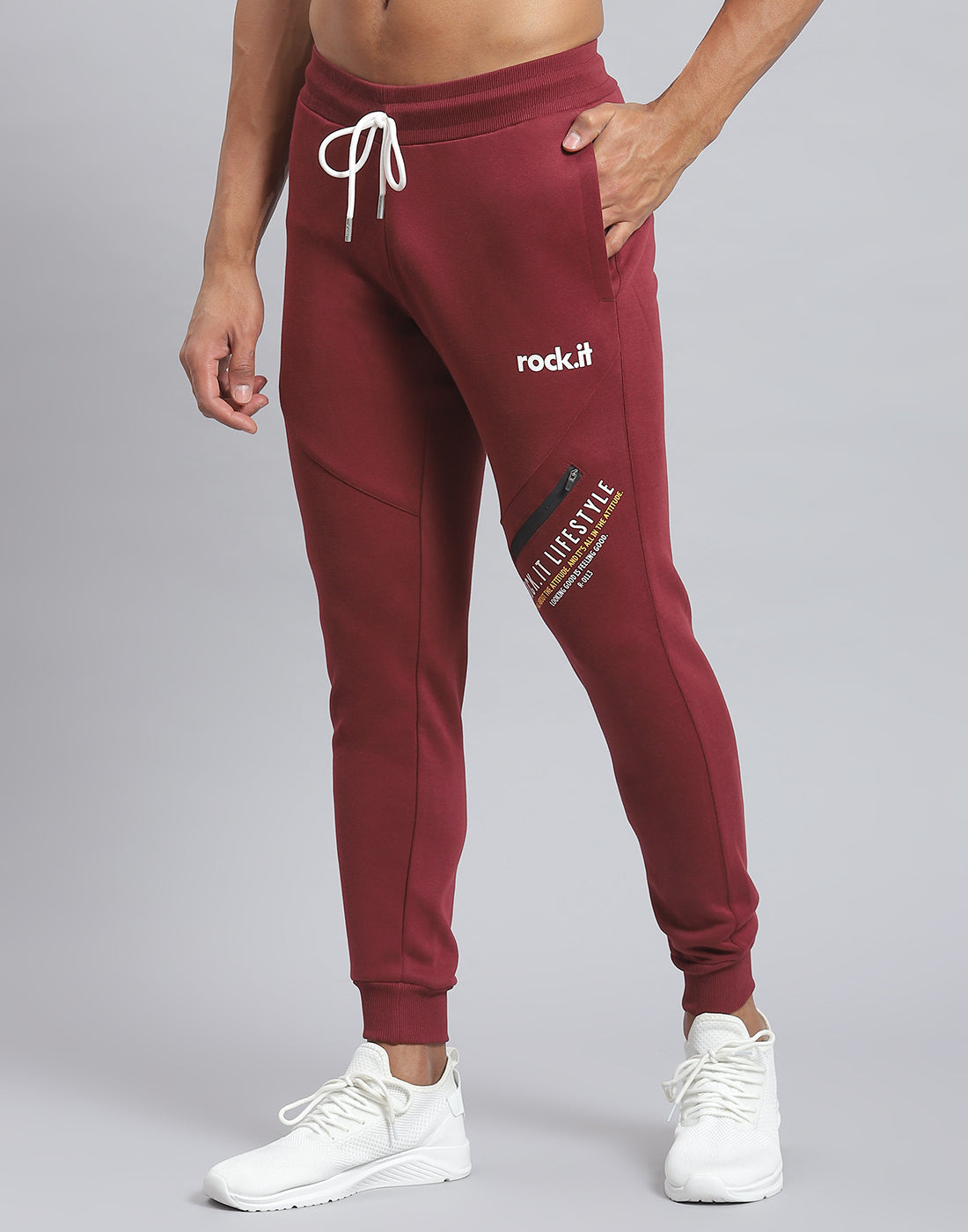 Men Maroon Solid Hooded Full Sleeve Tracksuit