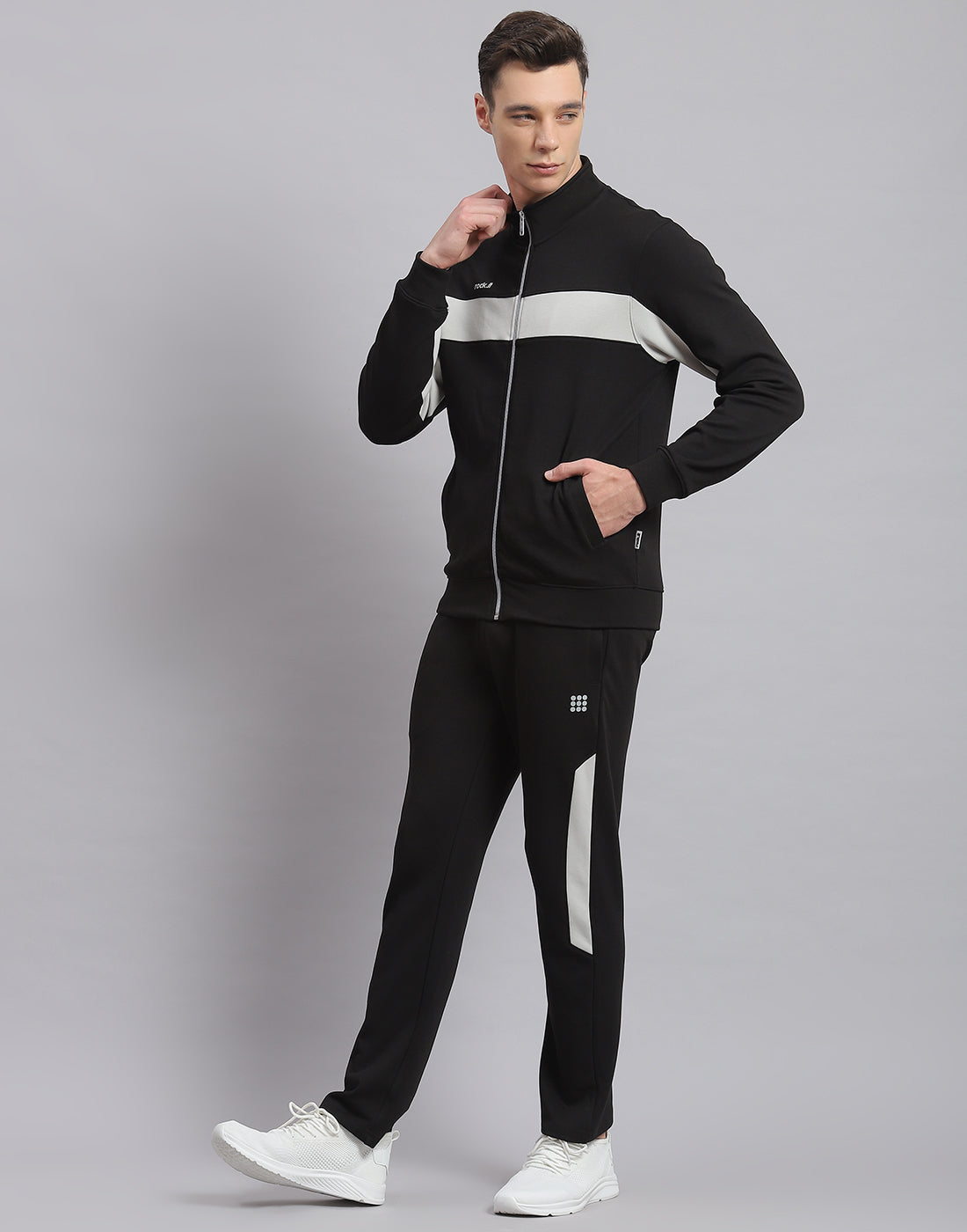 Men Black Solid Stand Collar Full Sleeve Tracksuit