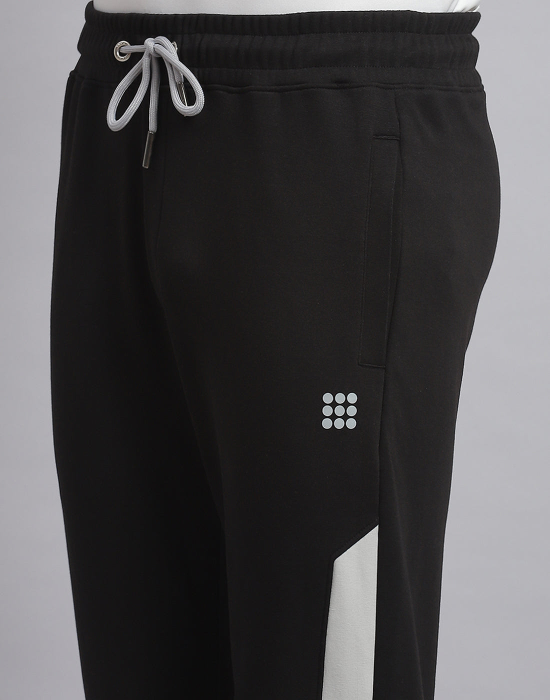 Men Black Solid Stand Collar Full Sleeve Tracksuit