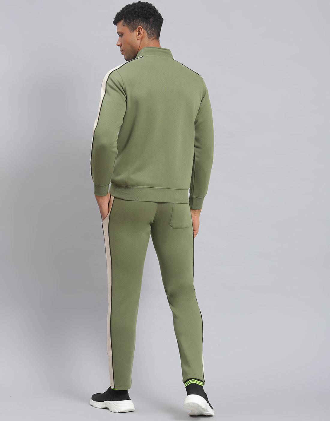 Men Green Solid Stand Collar Full Sleeve Tracksuit