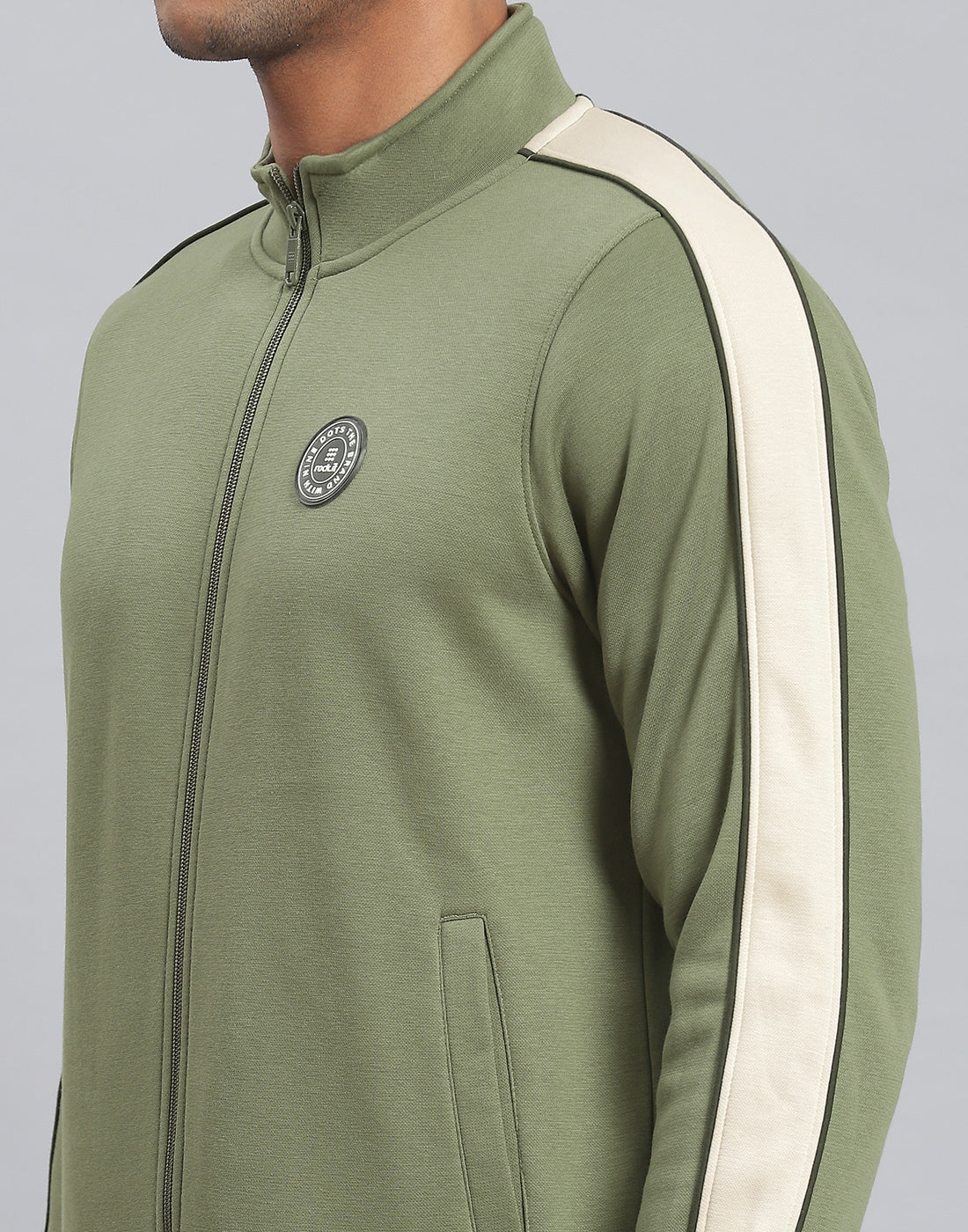 Men Green Solid Stand Collar Full Sleeve Tracksuit
