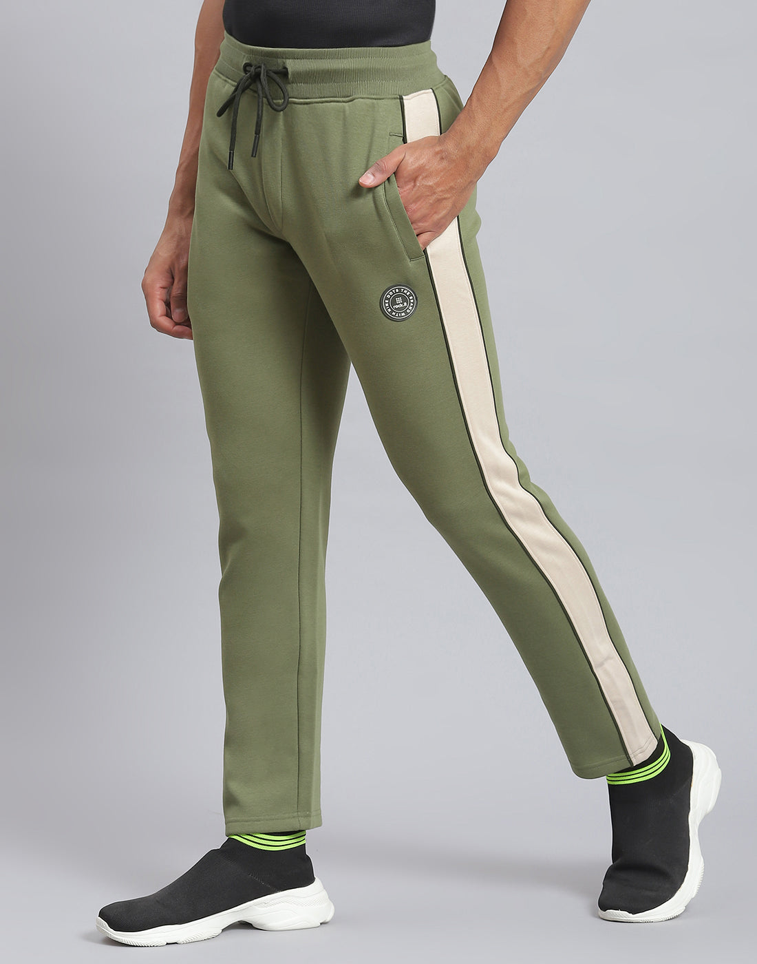 Men Green Solid Stand Collar Full Sleeve Tracksuit