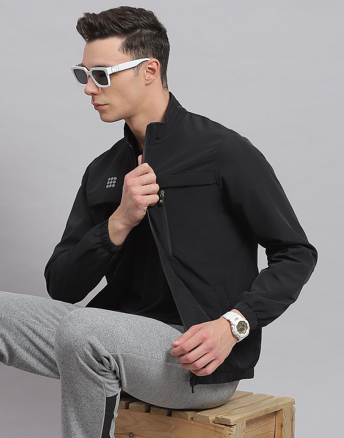 Men Black Solid Stand Collar Full Sleeve Jacket