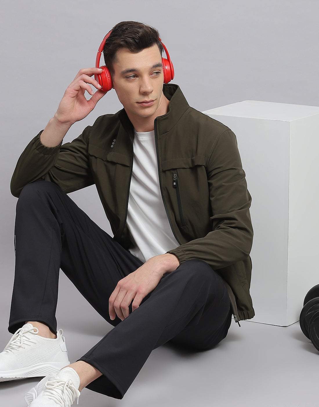 Men Olive Solid Stand Collar Full Sleeve Jacket