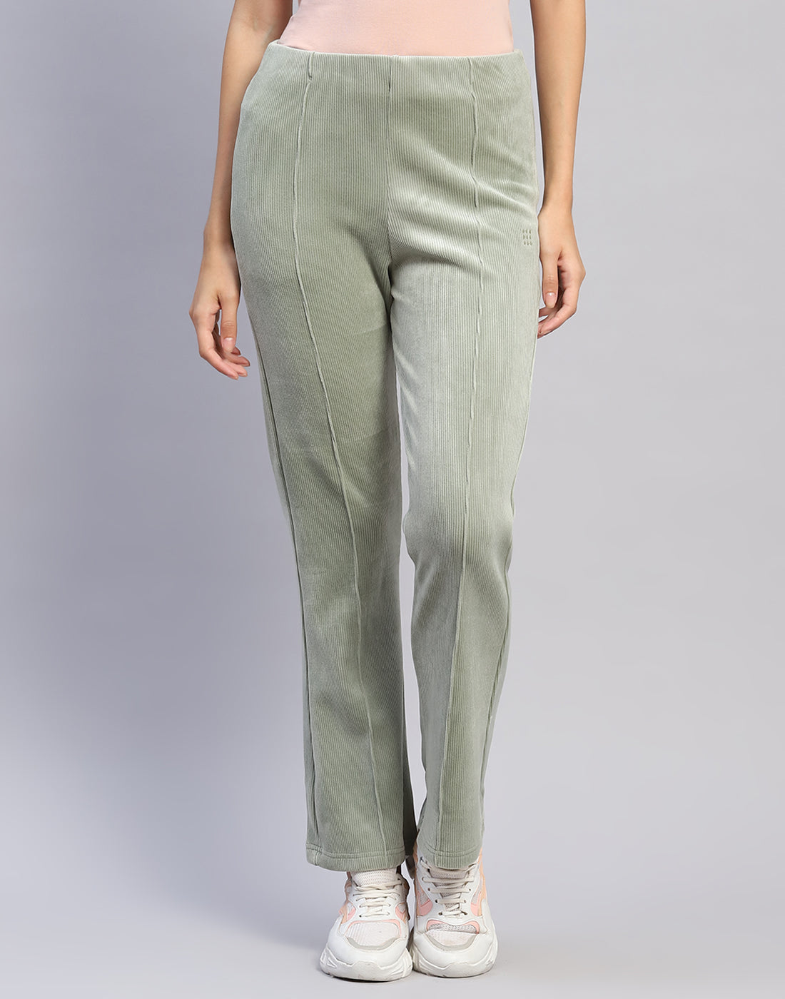 Women Green Solid Regular Fit Winter Lower