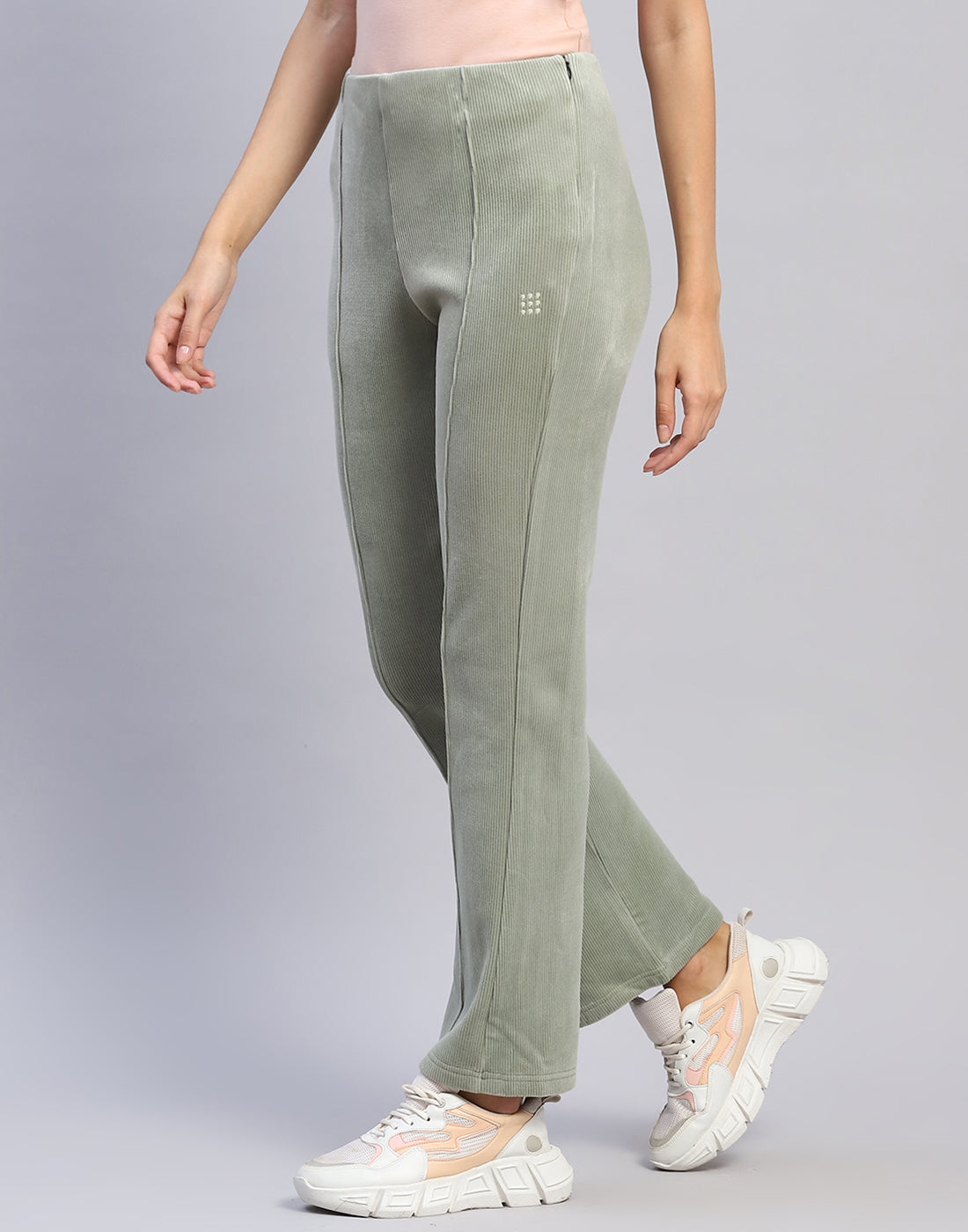 Women Green Solid Regular Fit Winter Lower