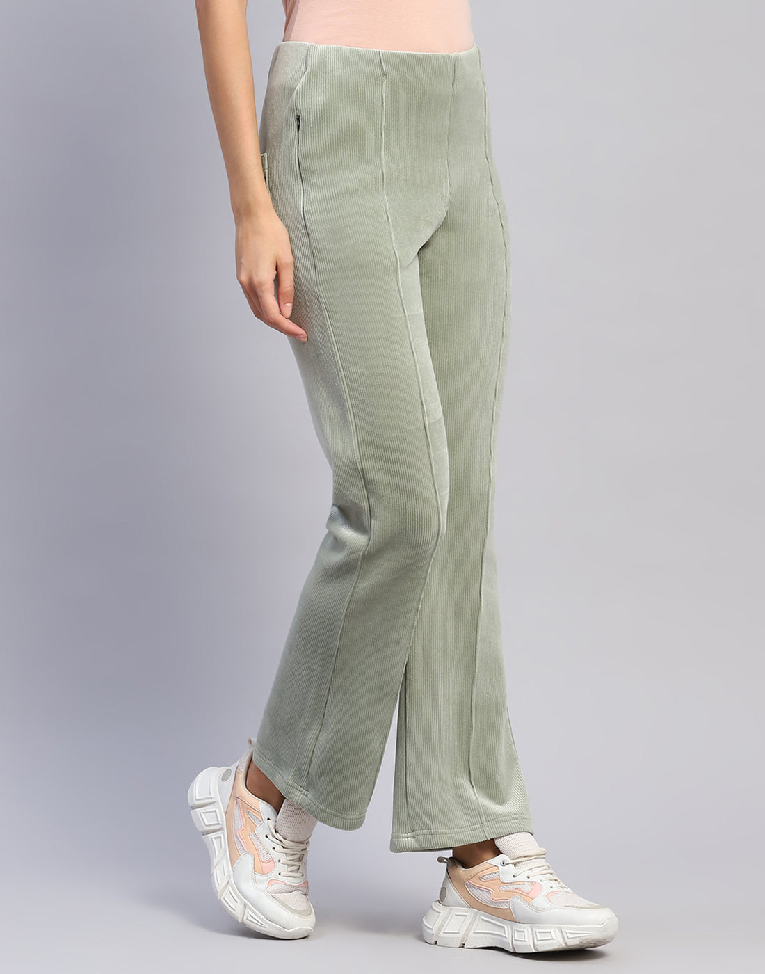 Women Green Solid Regular Fit Winter Lower