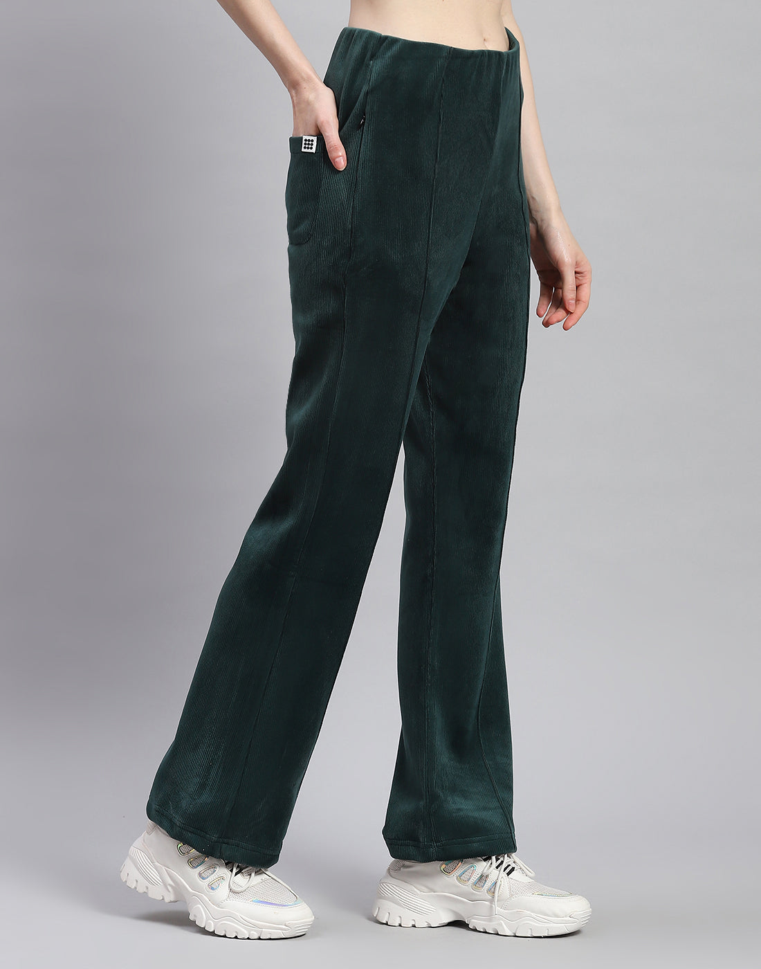 Women Green Solid Regular Fit Winter Lower