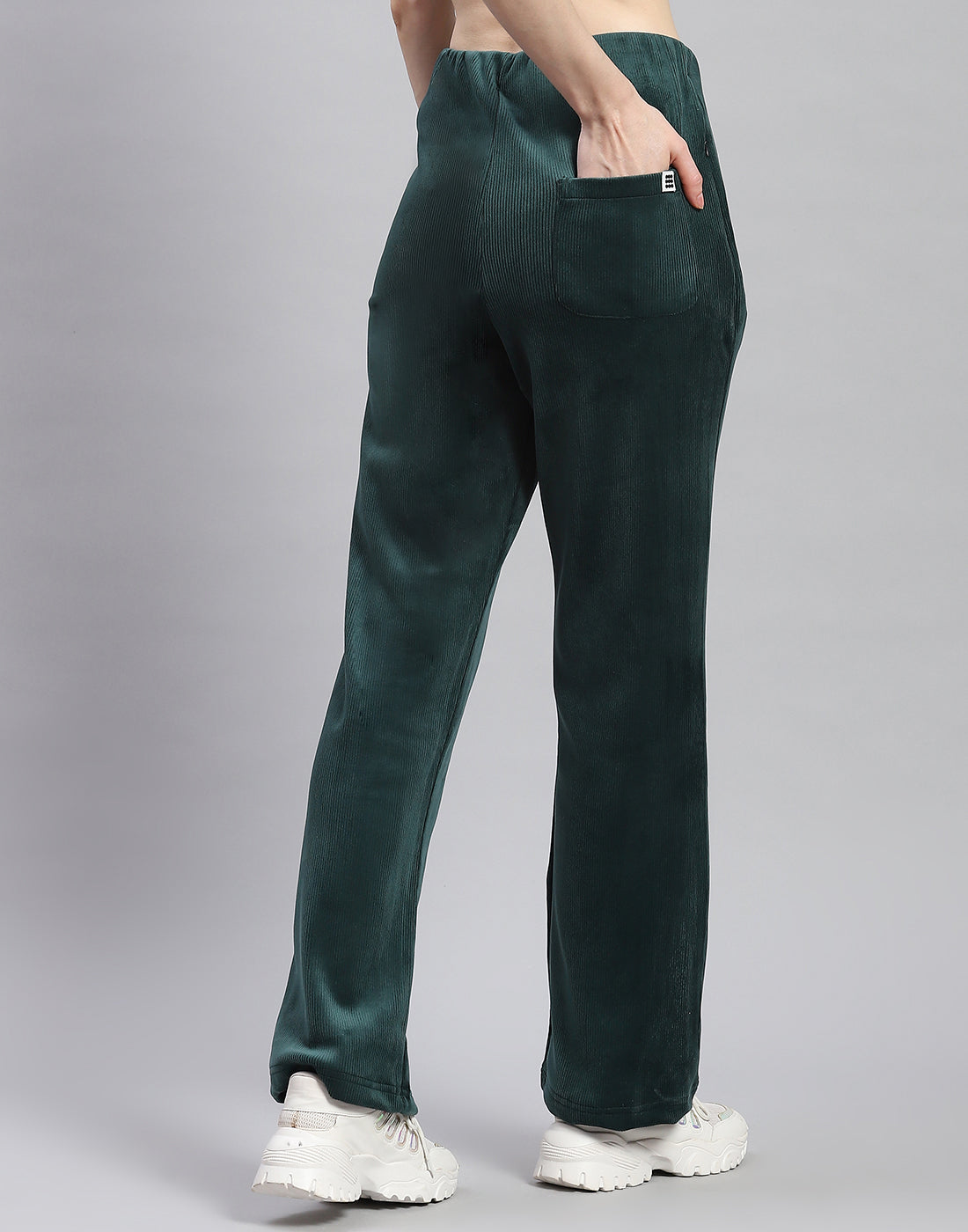 Women Green Solid Regular Fit Winter Lower