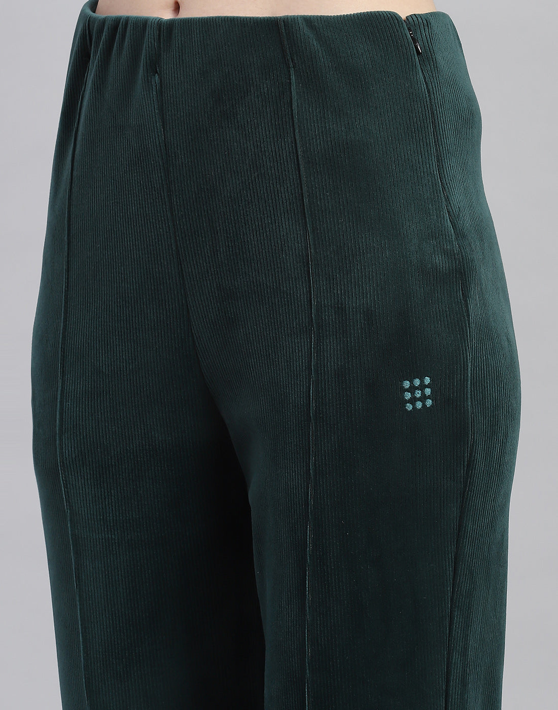 Women Green Solid Regular Fit Winter Lower