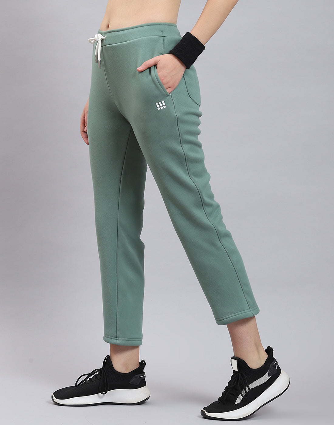 Women Green Solid Regular Fit Winter Lower