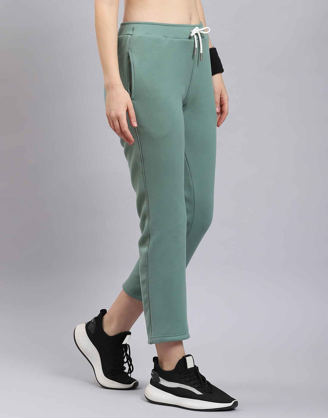 Women Green Solid Regular Fit Winter Lower