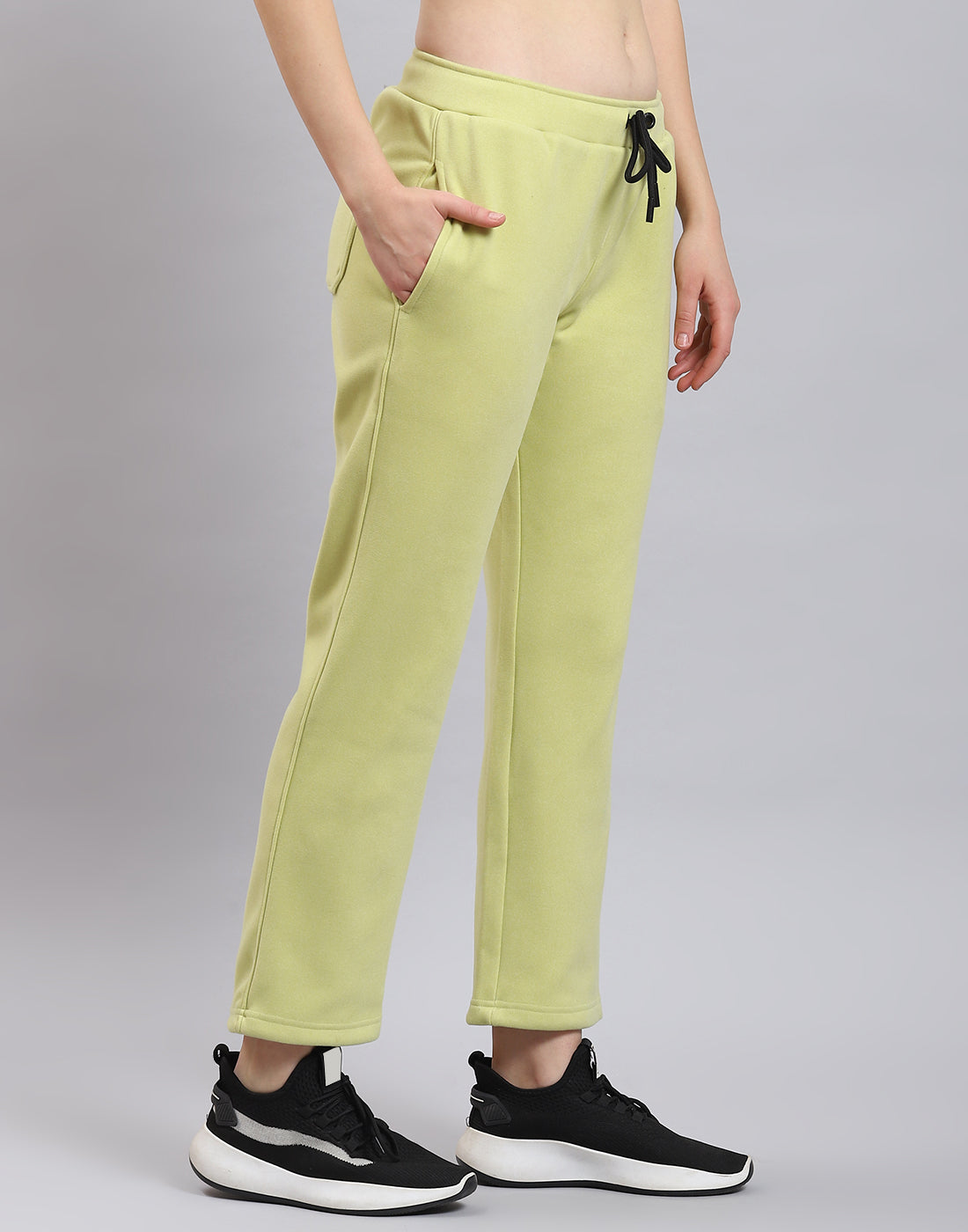 Women Green Solid Regular Fit Winter Lower