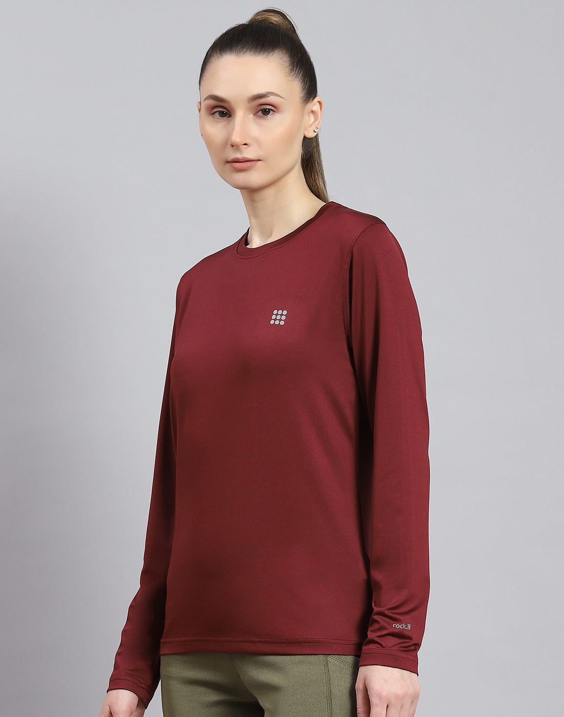 Women Maroon Solid Round Neck Full Sleeve Top