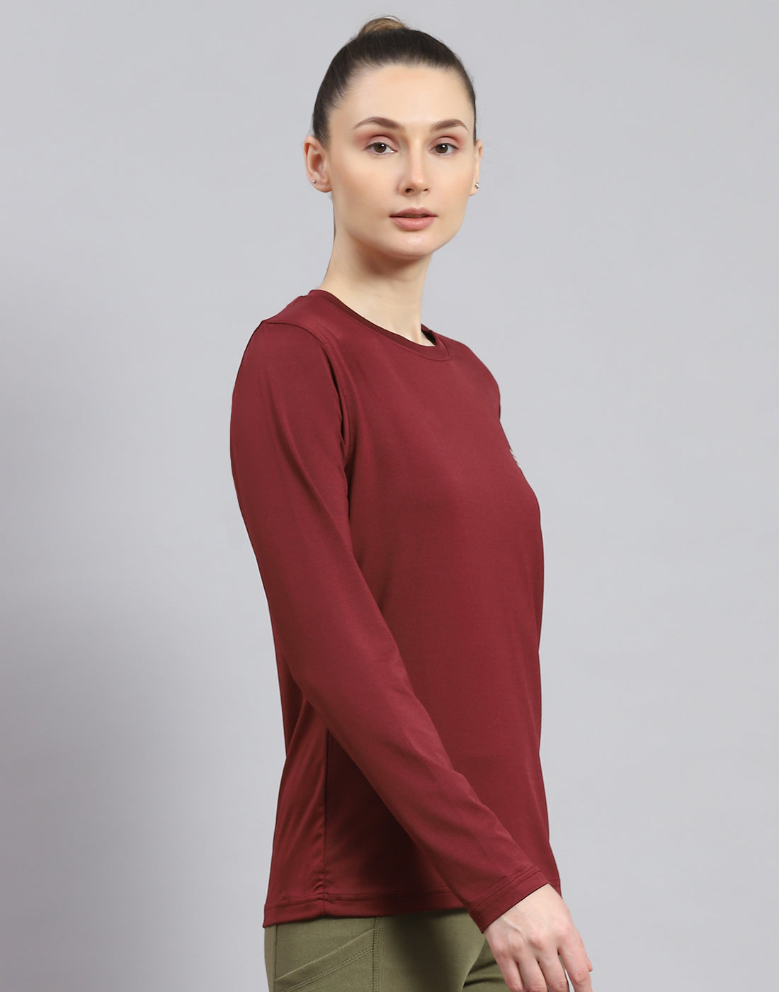 Women Maroon Solid Round Neck Full Sleeve Top