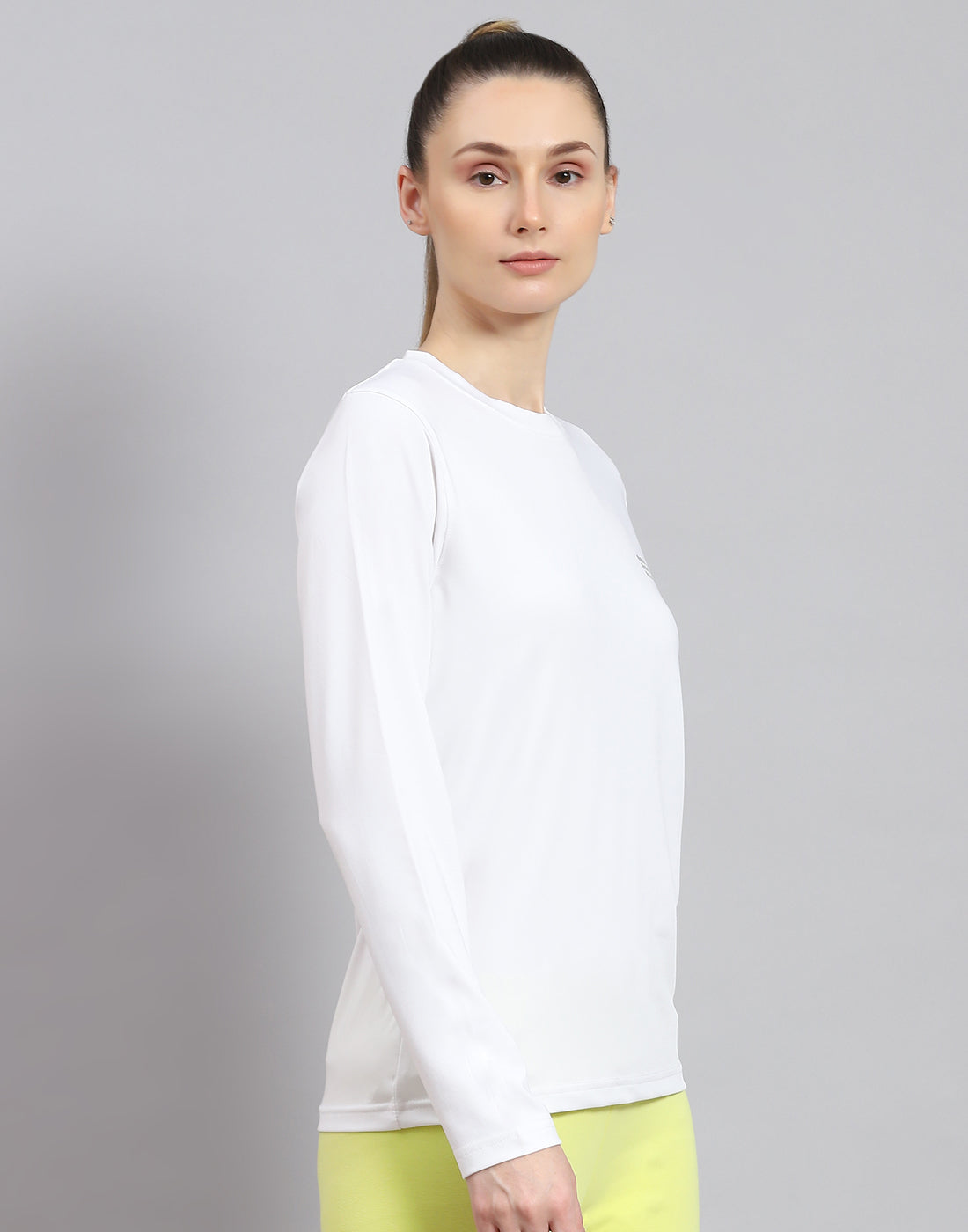 Women White Solid Round Neck Full Sleeve Top