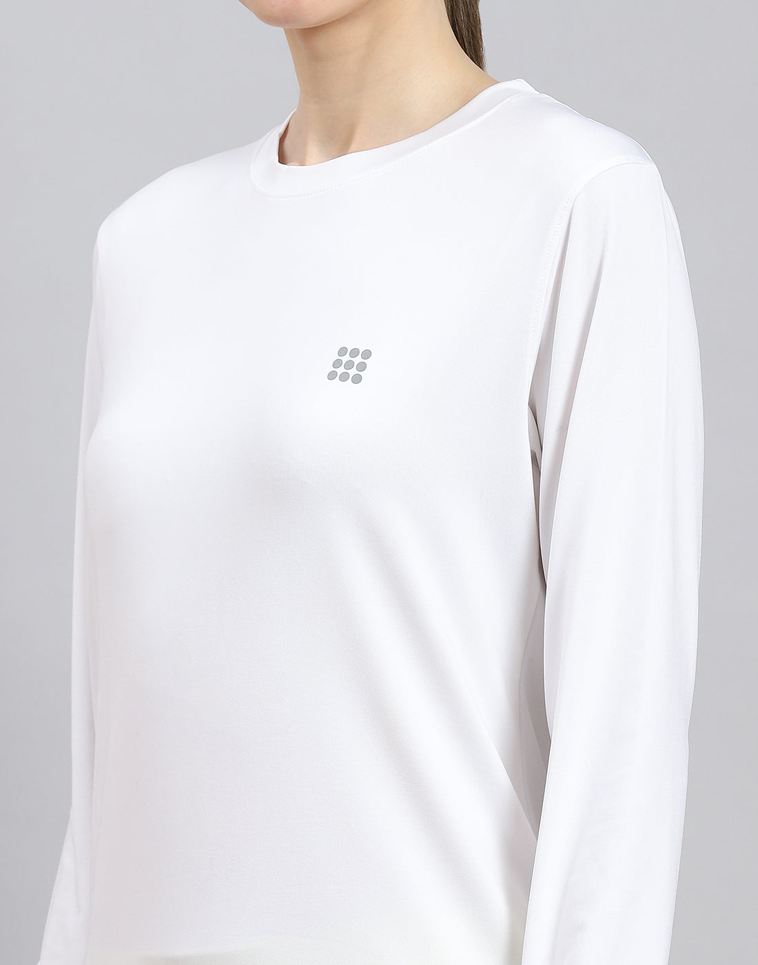 Women White Solid Round Neck Full Sleeve Top