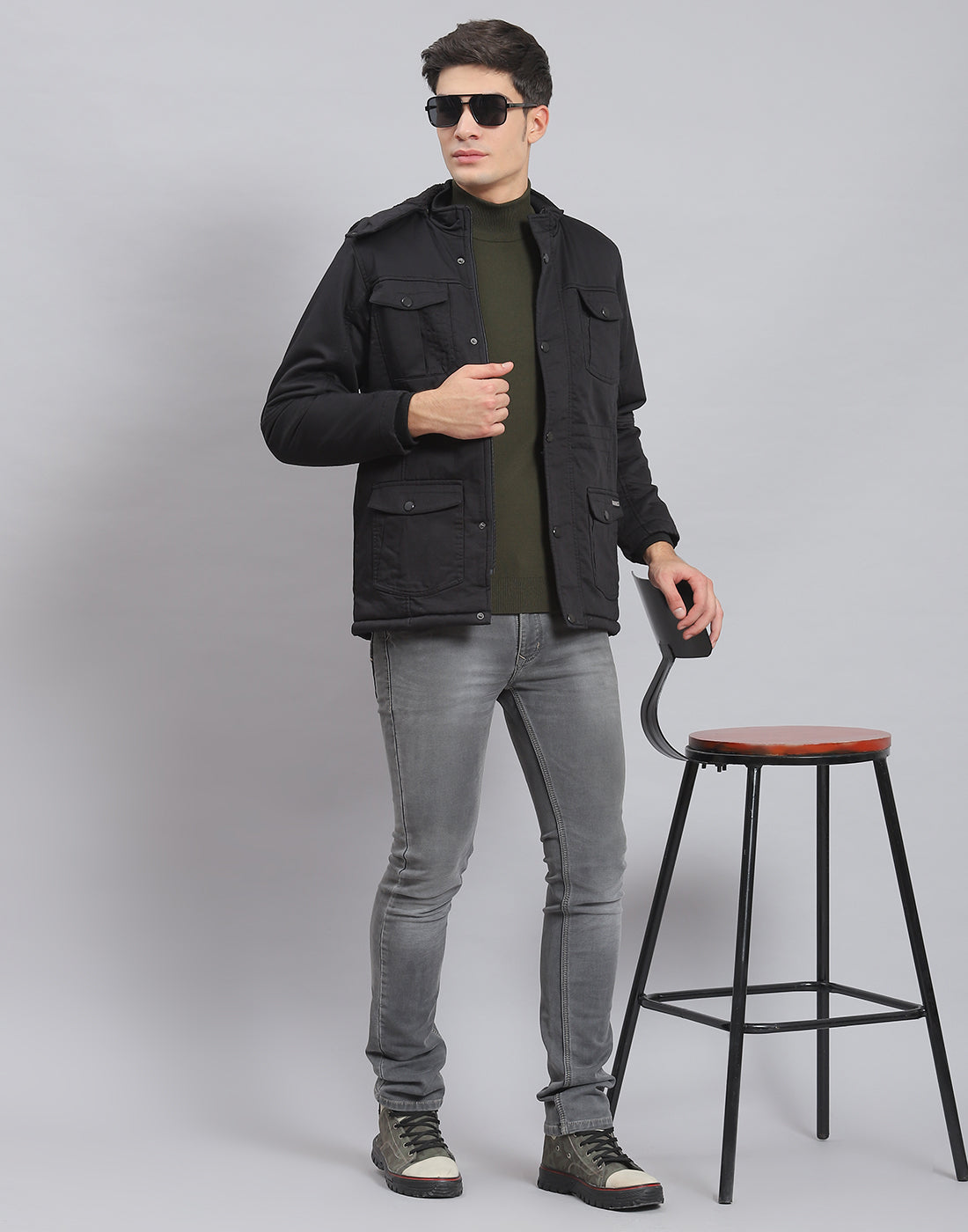 Men Black Solid Hooded Full Sleeve Jacket