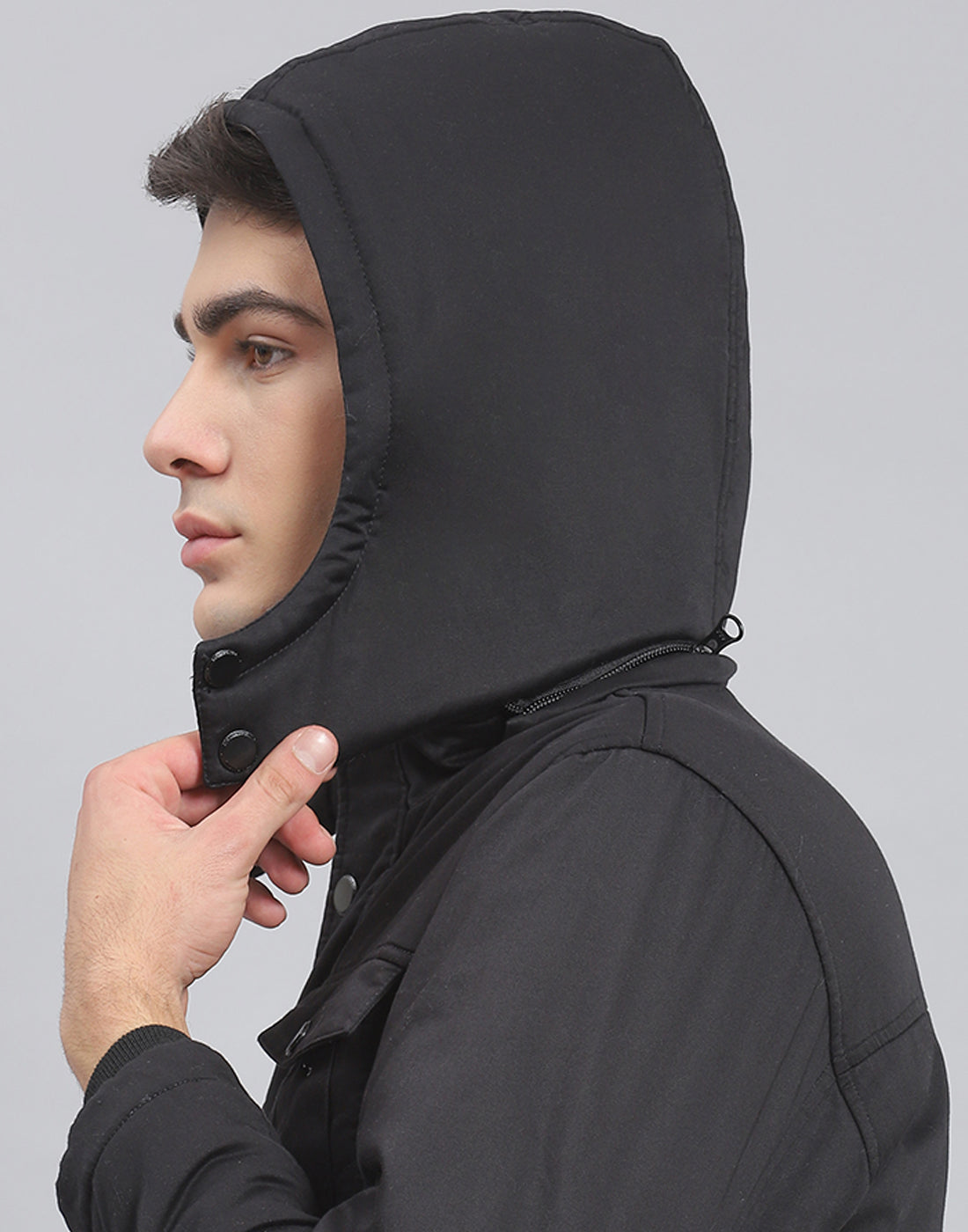 Men Black Solid Hooded Full Sleeve Jacket
