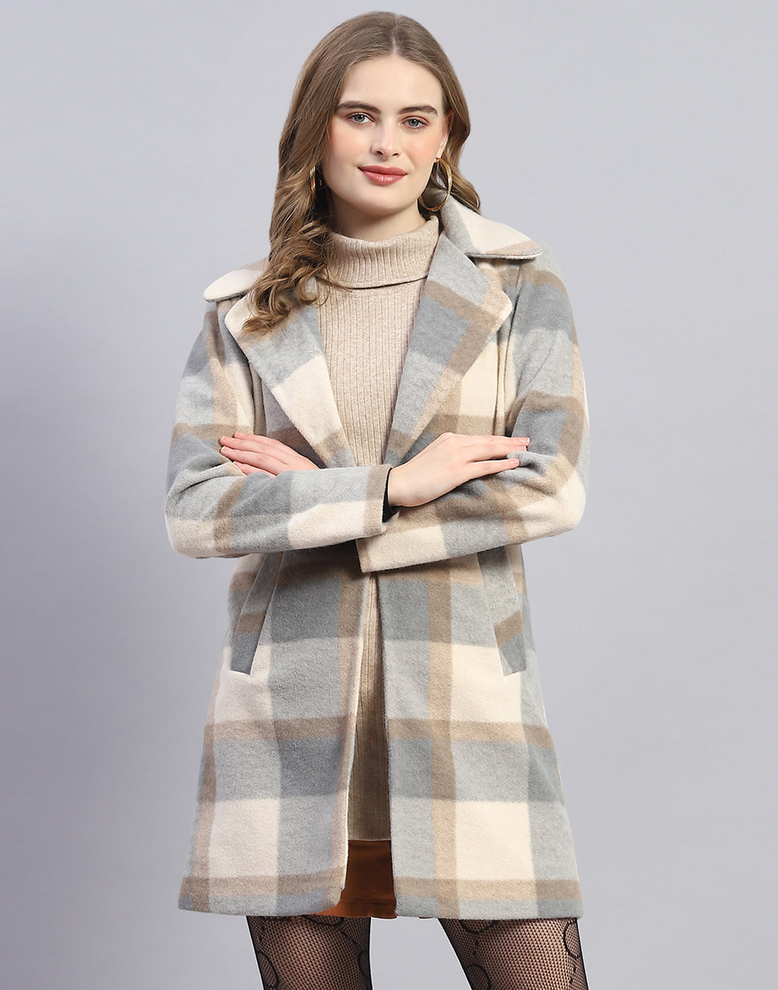 Women Grey Check Lapel Collar Full Sleeve Coat
