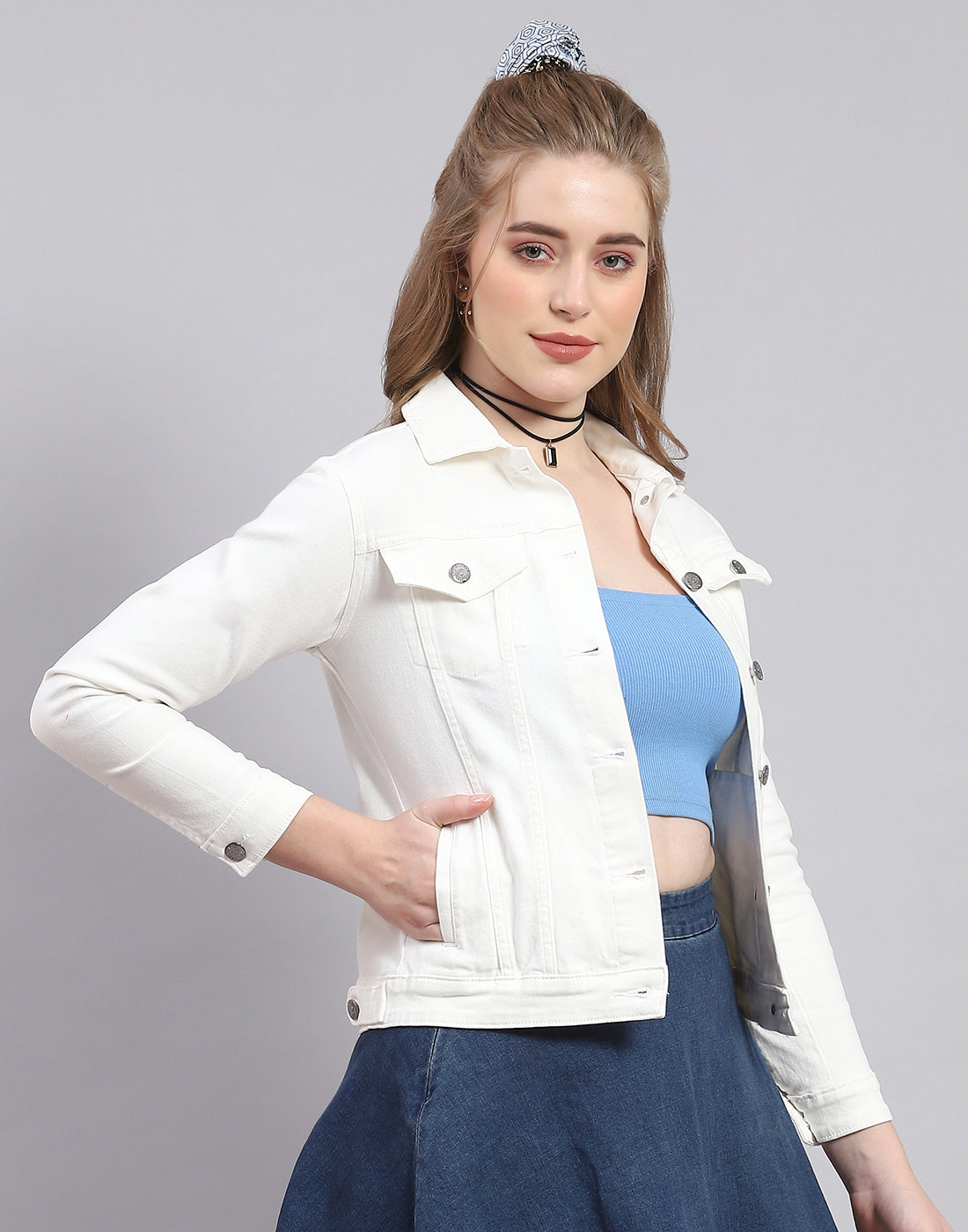 Women White Solid Collar Full Sleeve Jacket