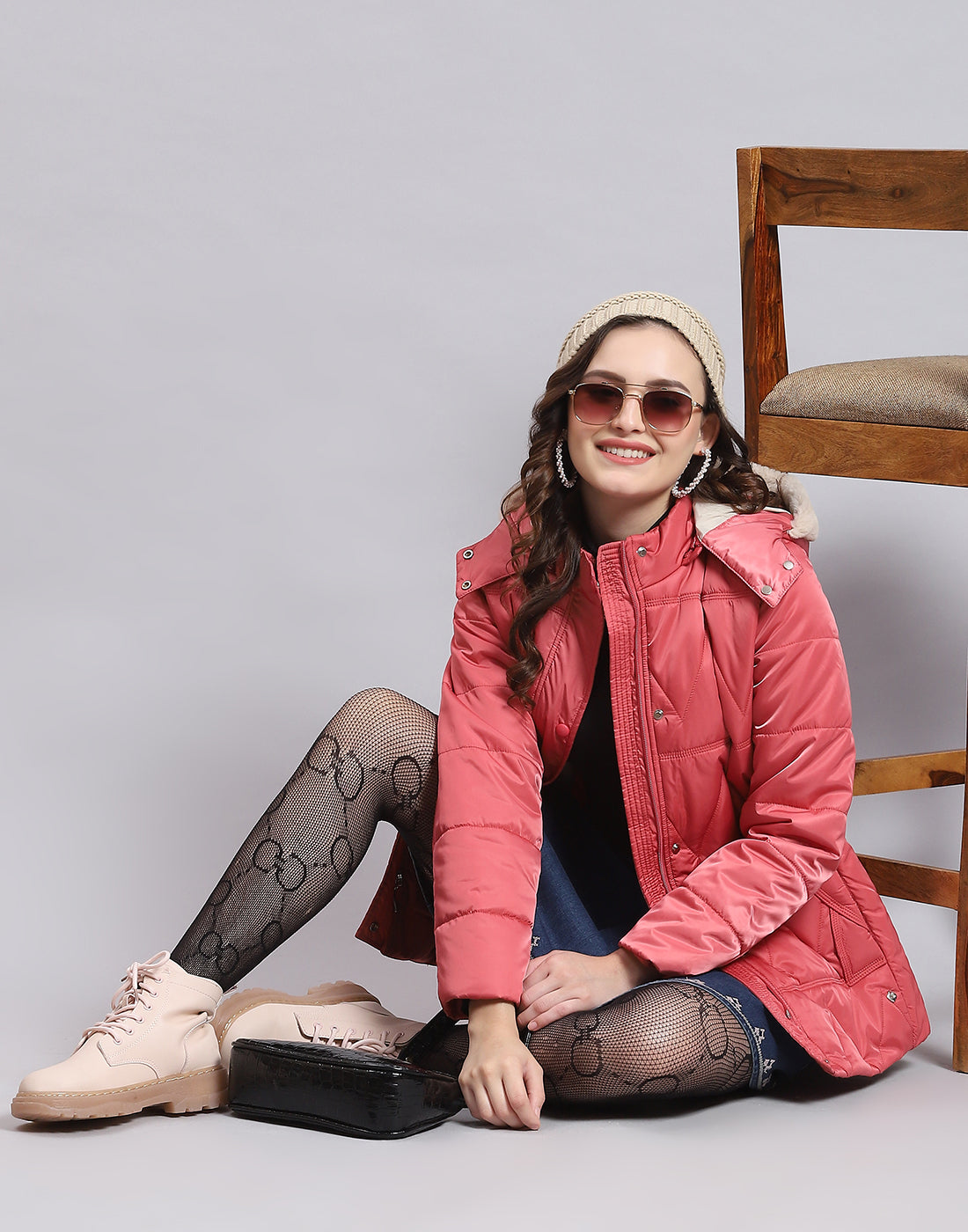 Women Pink Solid Hooded Full Sleeve Jacket