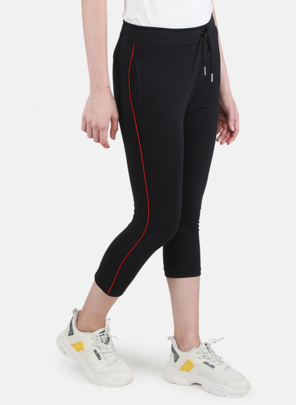 Women Black Solid Capri