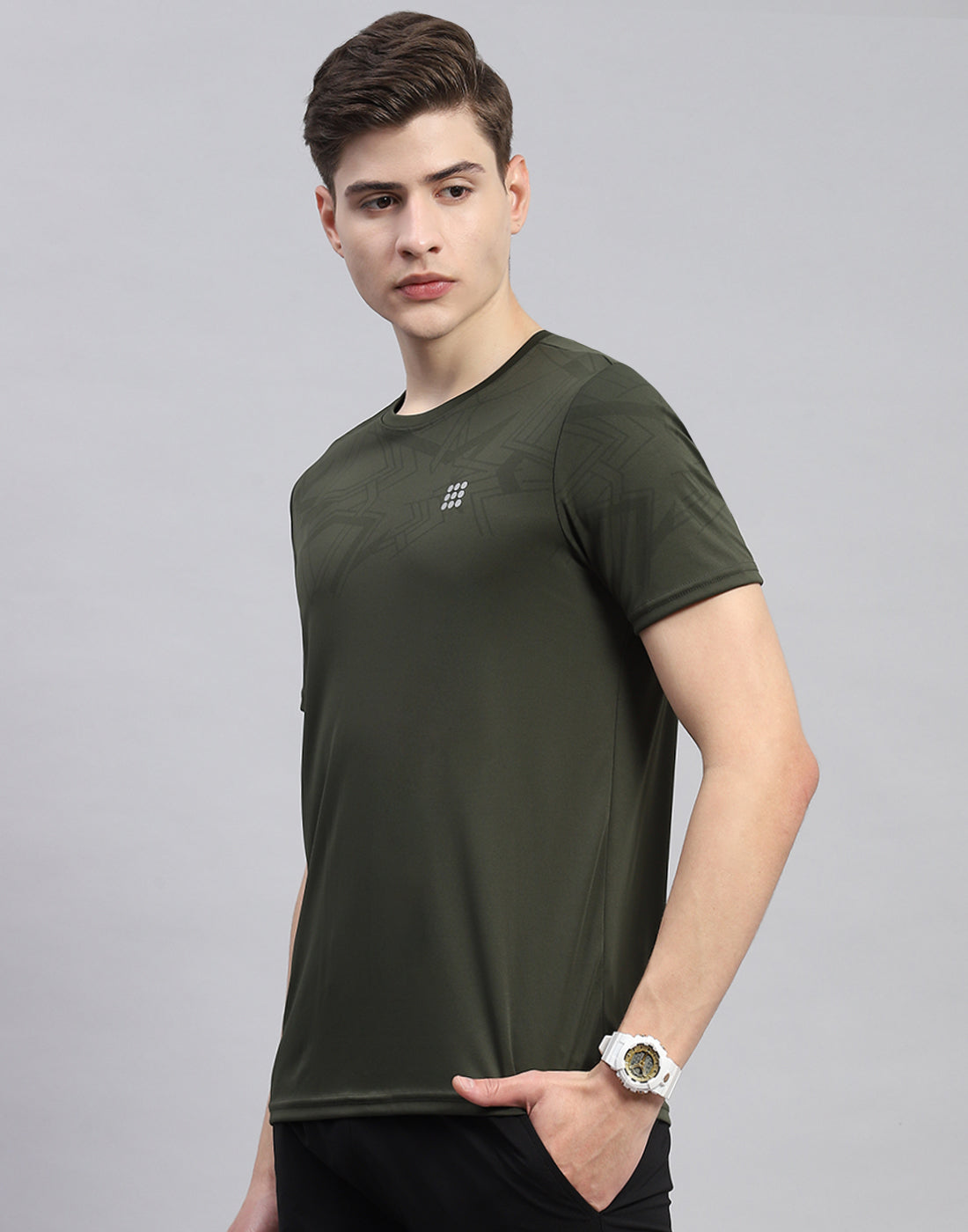 Men Olive Solid Round Neck Half Sleeve T-Shirt
