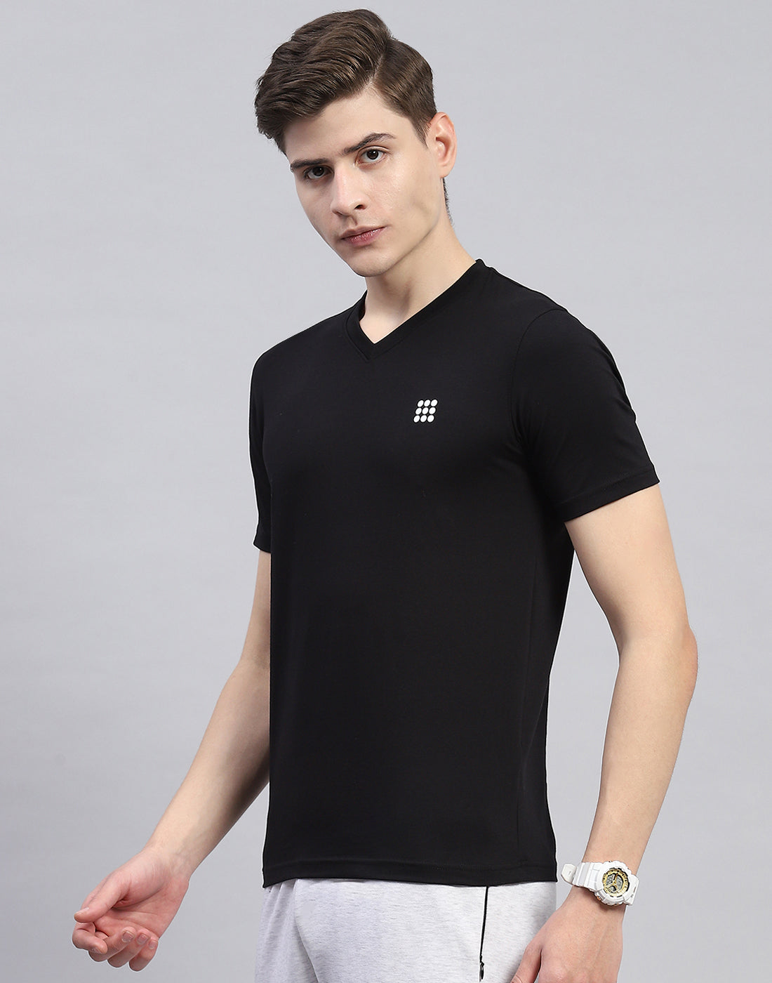 Men Black Solid V Neck Half Sleeve T-Shirt