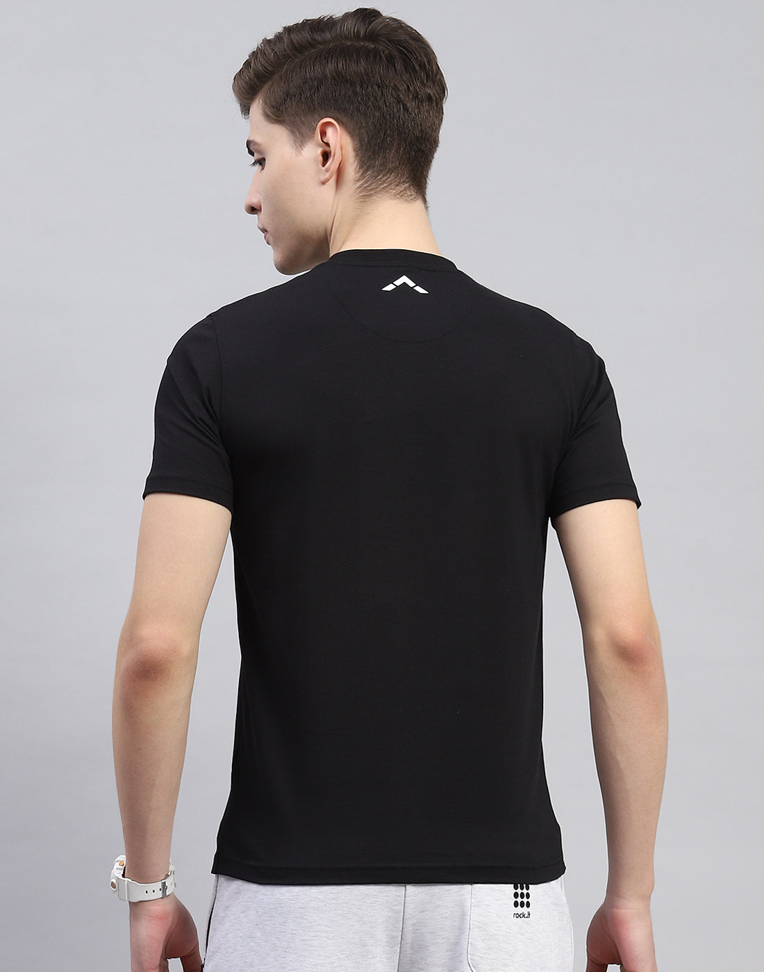 Men Black Solid V Neck Half Sleeve T-Shirt