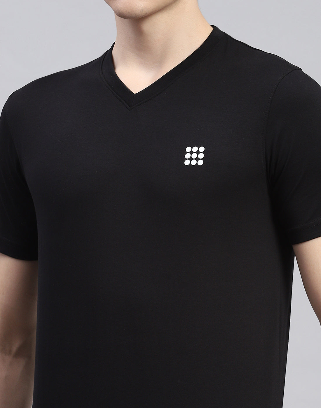 Men Black Solid V Neck Half Sleeve T-Shirt