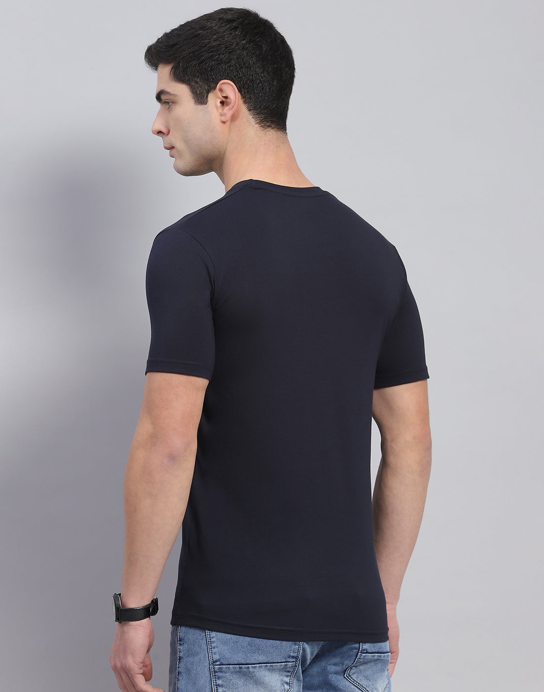 Men Navy Blue Solid Round Neck Half Sleeve T-Shirt