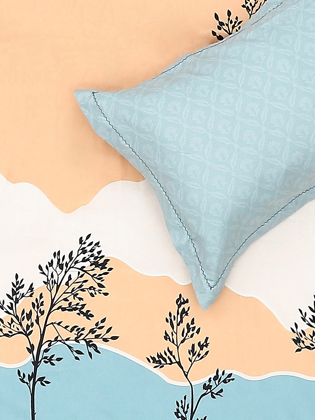 130 GSM Polyester Double Bed Bedsheet with 2 Pillow Covers