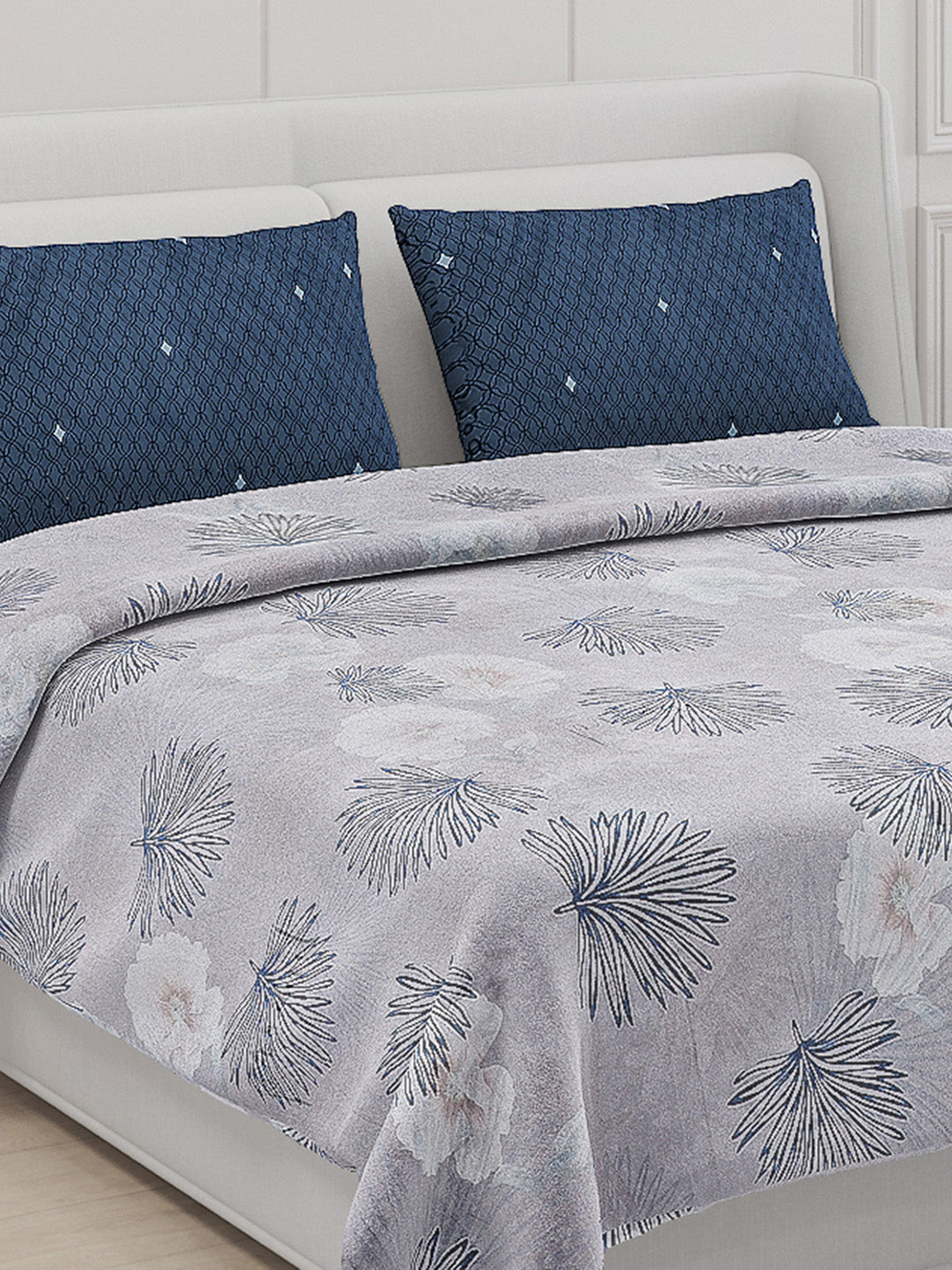 130 GSM Polyester Double Bed Bedsheet with 2 Pillow Covers