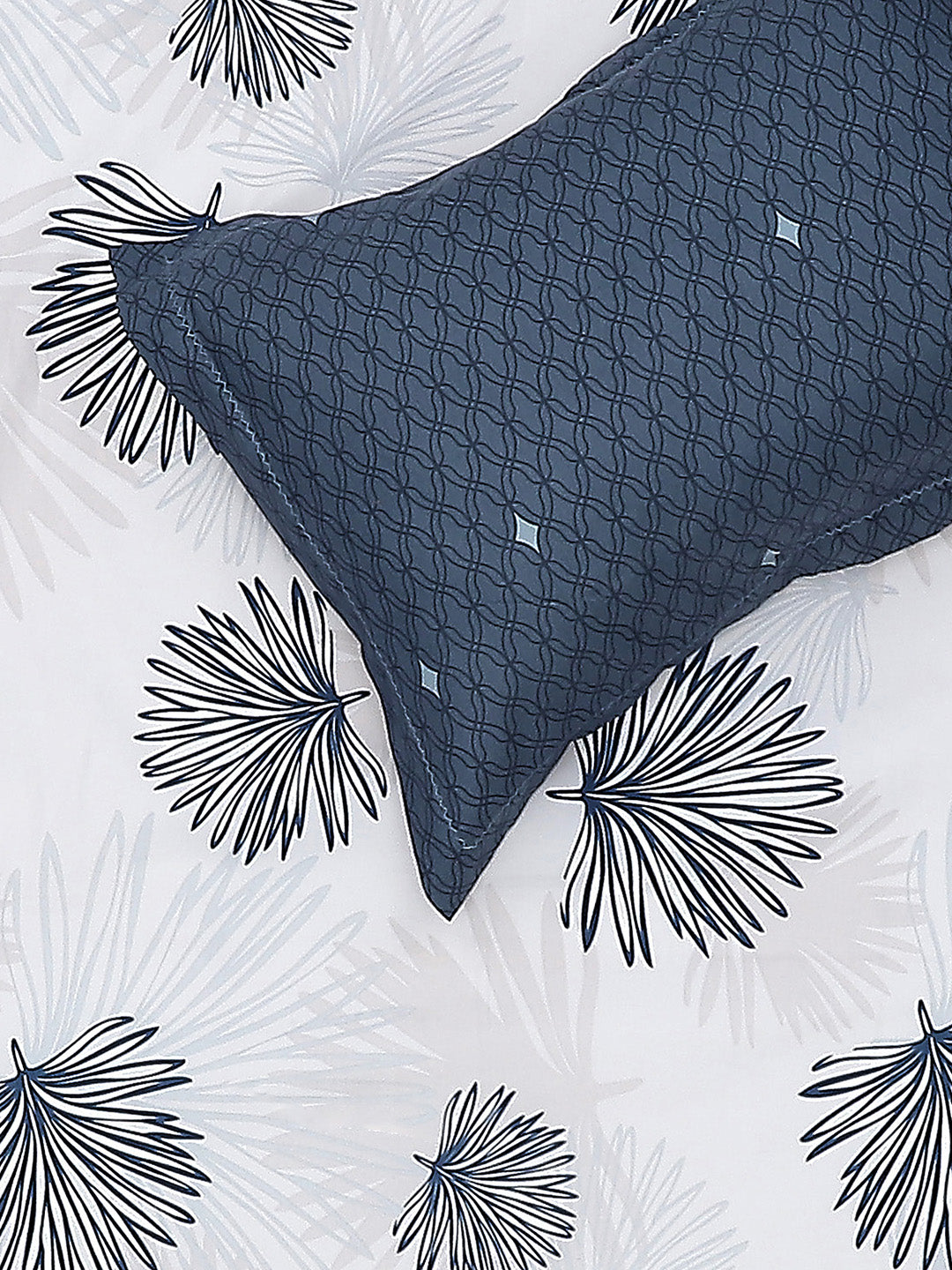 130 GSM Polyester Double Bed Bedsheet with 2 Pillow Covers