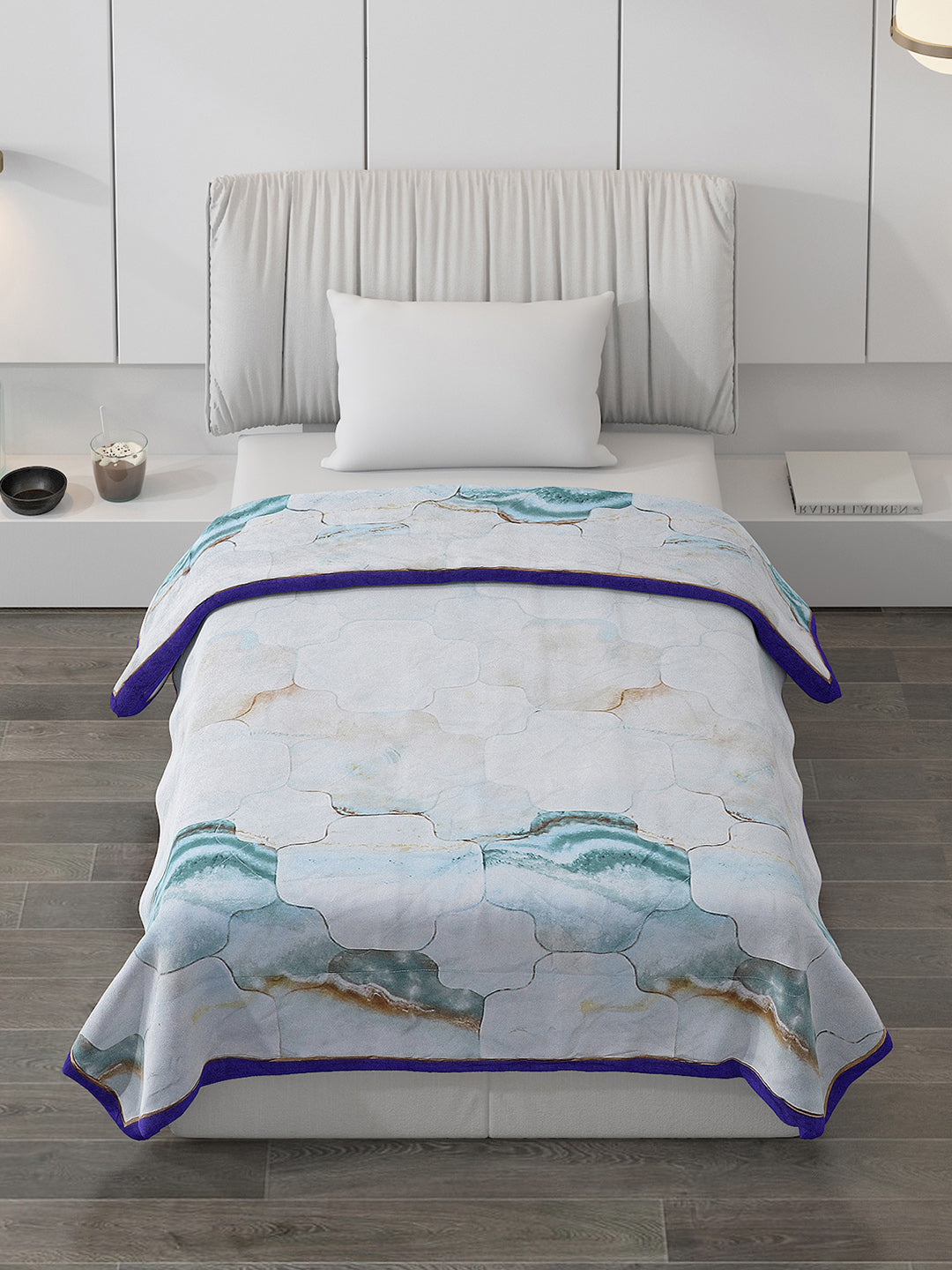 Printed 100% Polyster Single Bed Comforter for AC Room