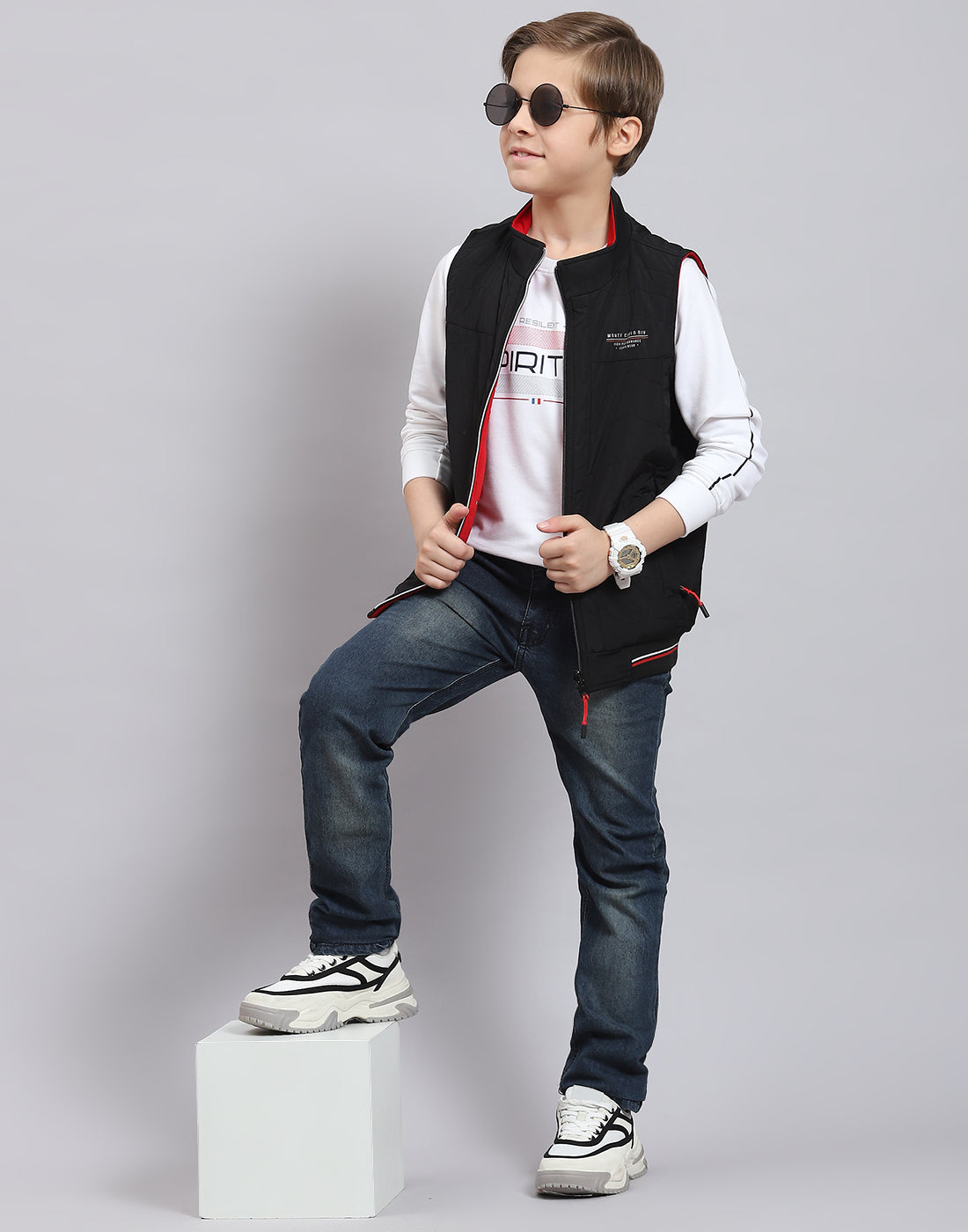 Boys Black Solid Stand Collar Sleeveless Boys Jacket