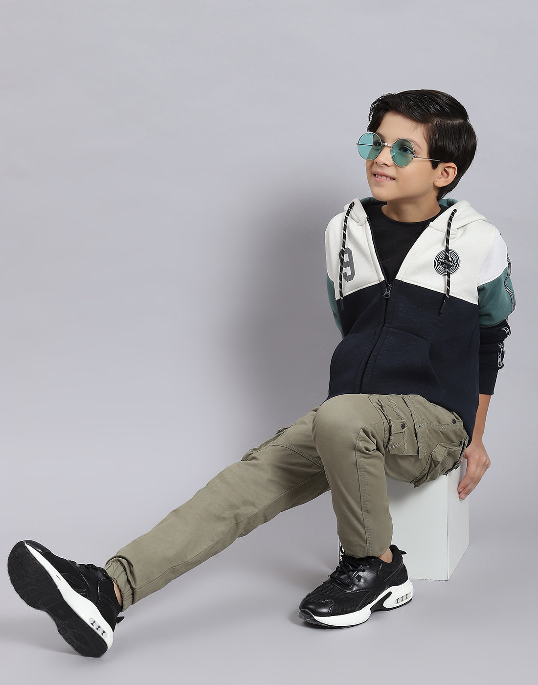 Boys Navy Blue Printed Hooded Full Sleeve Sweatshirt