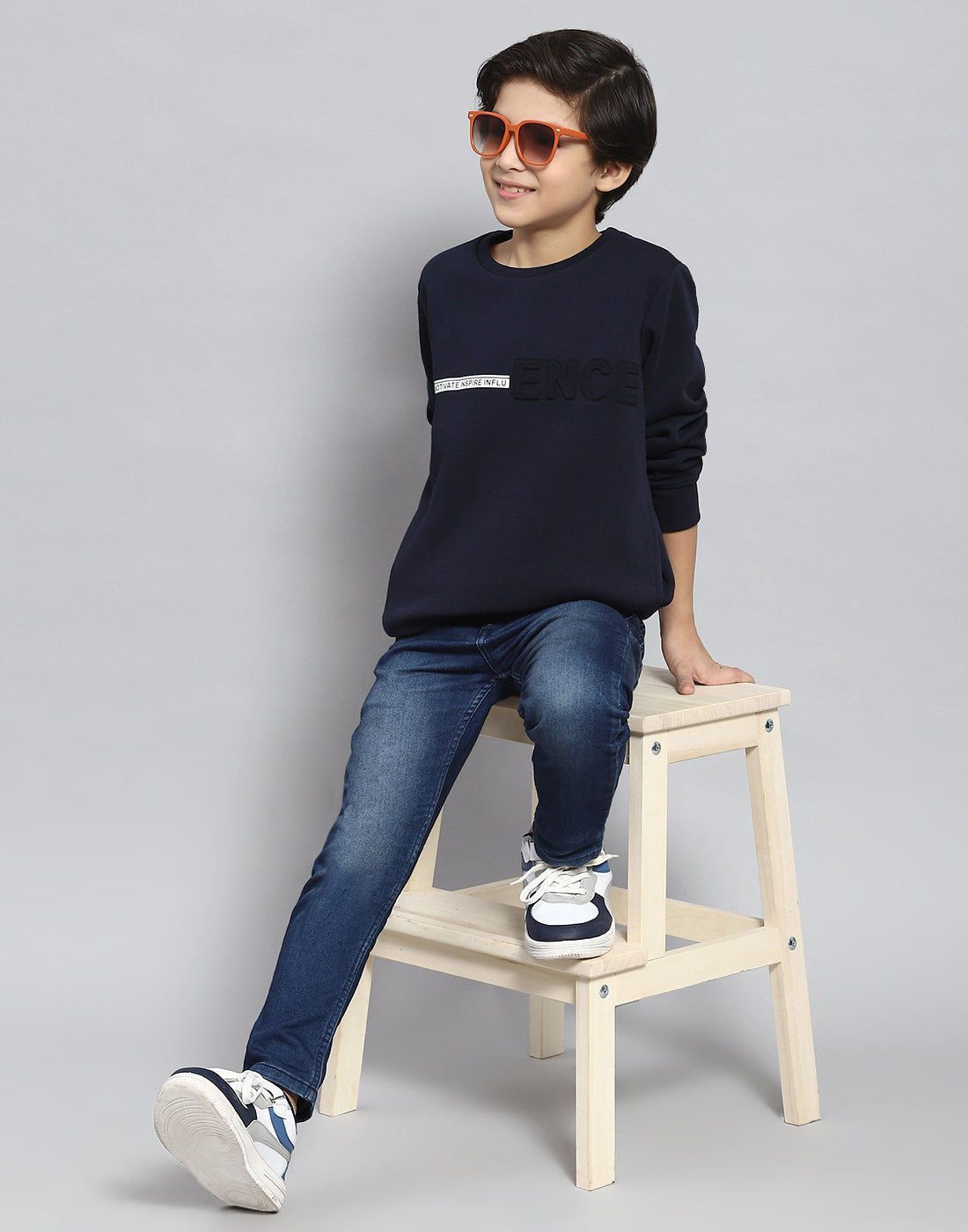Boys Navy Blue Solid Round Neck Full Sleeve Sweatshirt