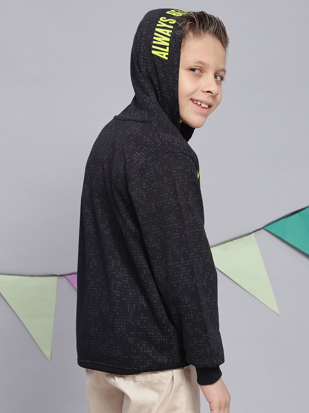 Boys Black Printed Round Neck Full Sleeve Sweatshirt