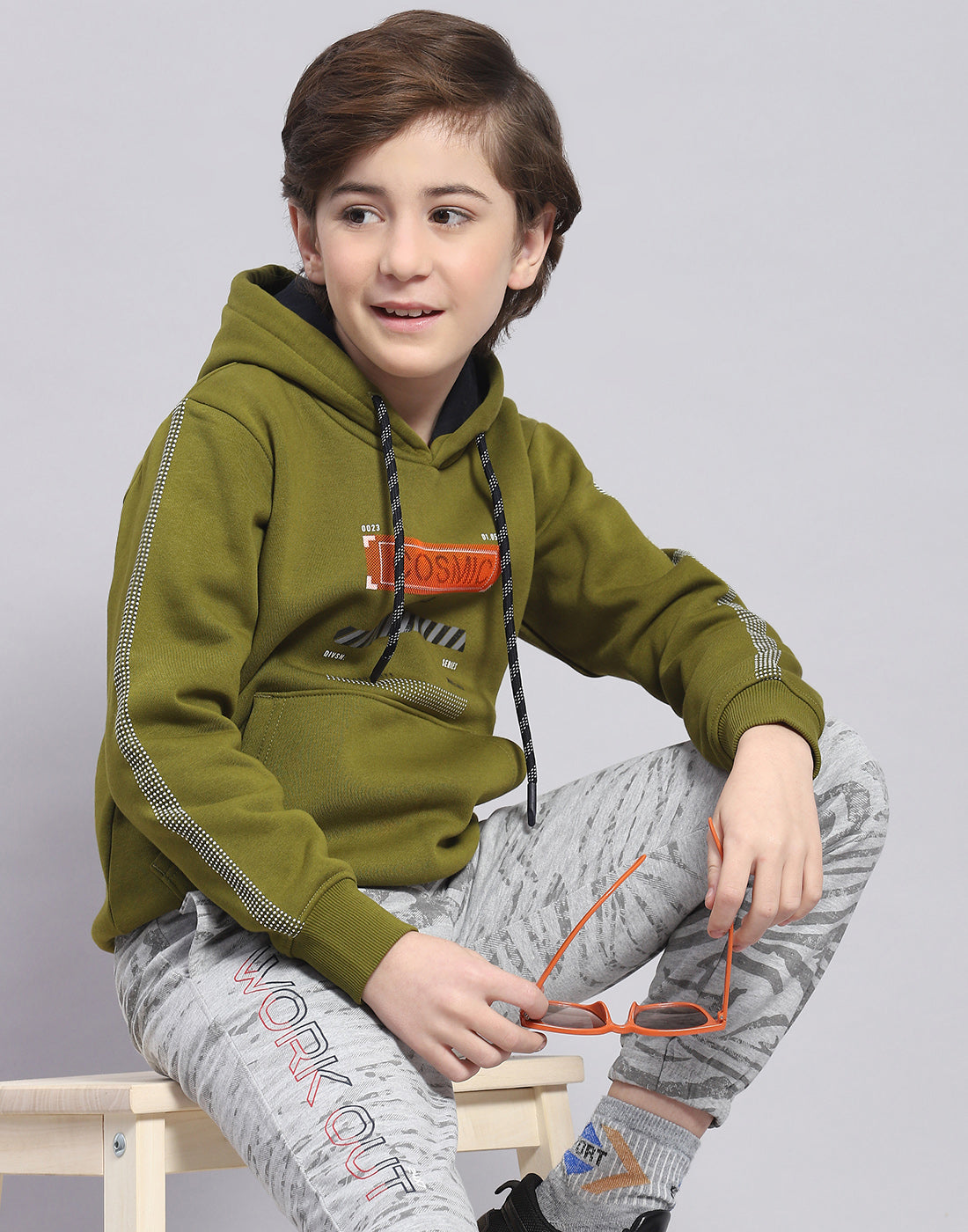 Boys Olive Printed Hooded Full Sleeve Sweatshirt