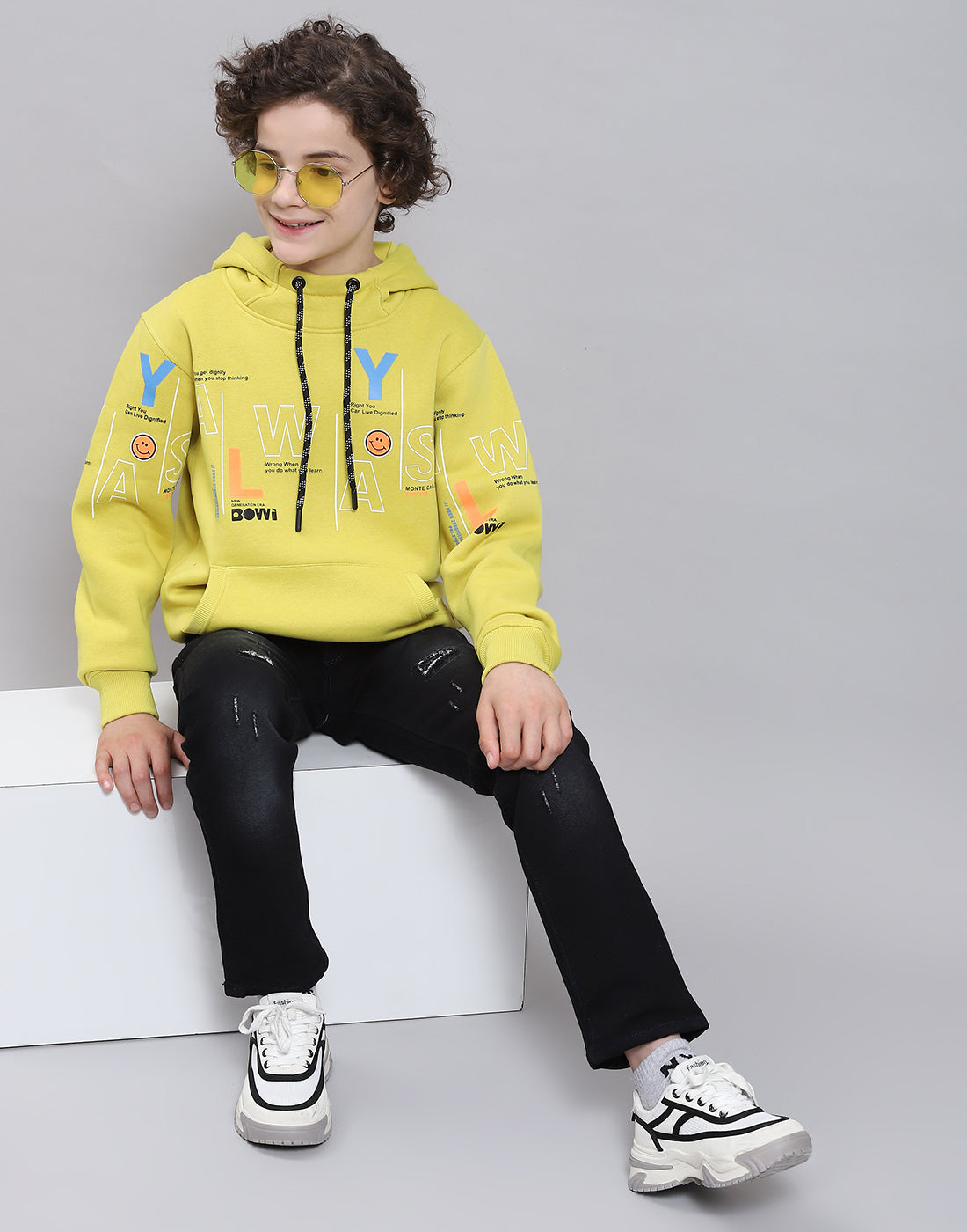 Boys Yellow Printed Round Neck Full Sleeve Sweatshirt