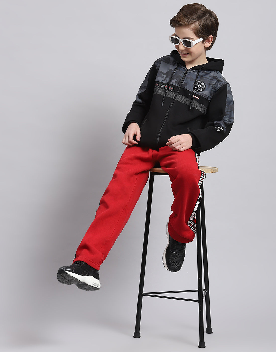 Boys Black Printed Hooded Full Sleeve Sweatshirt