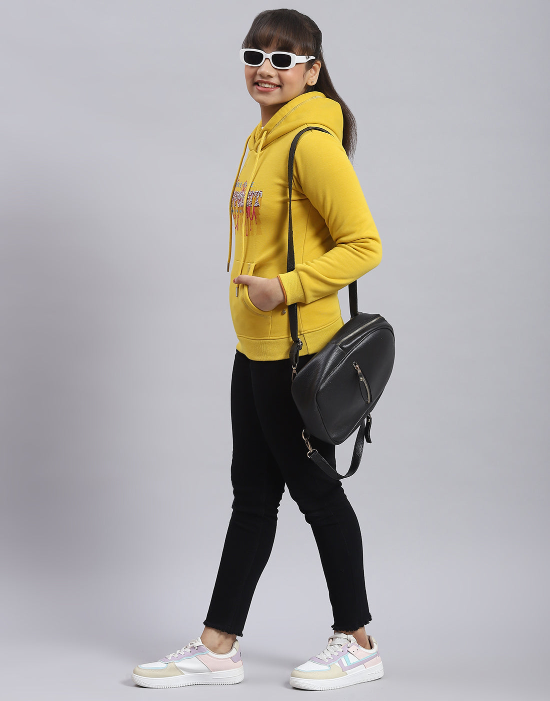 Girls Yellow Printed Hooded Full Sleeve Sweatshirt